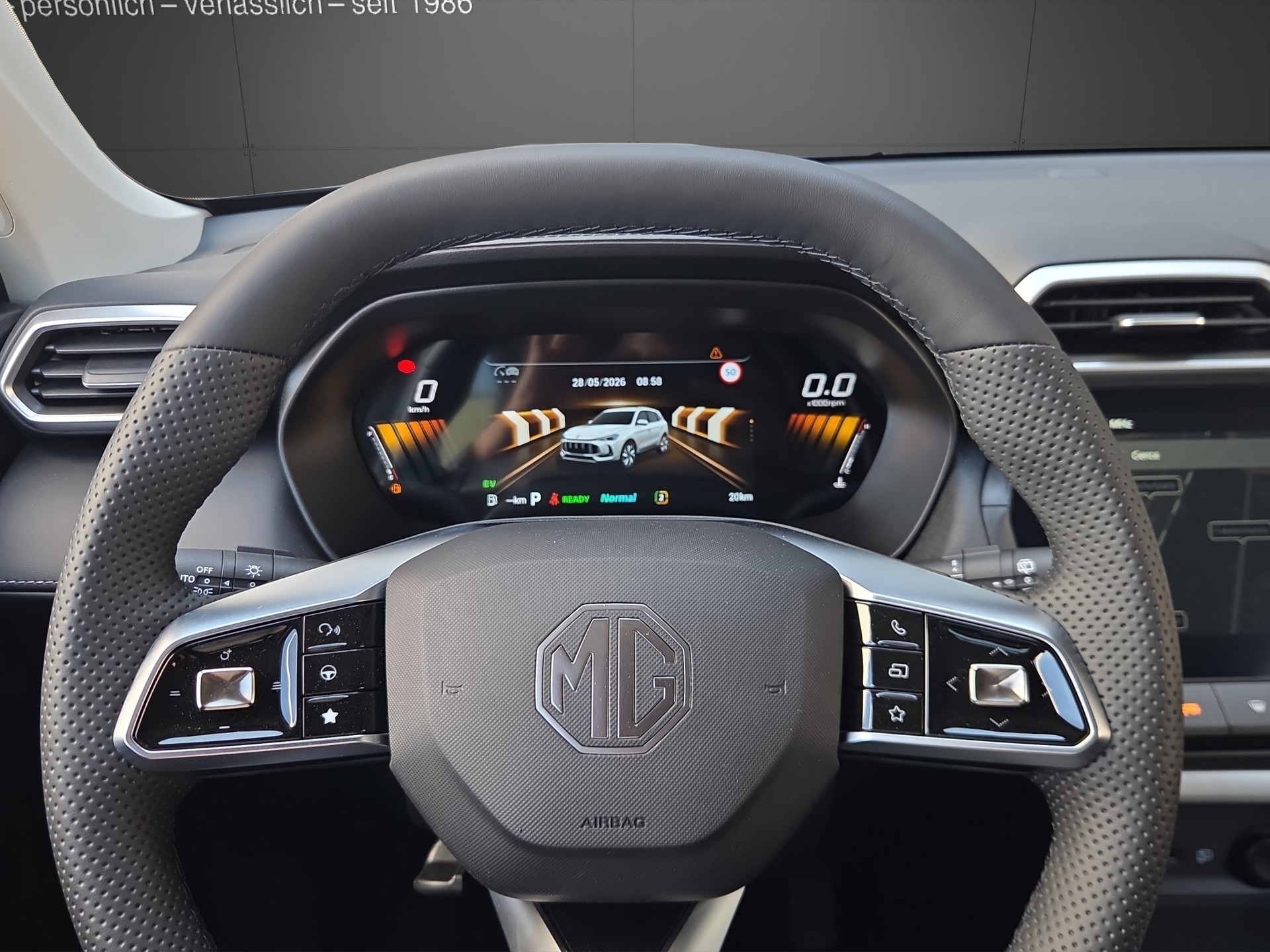 MG ZS 1.5 HEV Luxury-image-11