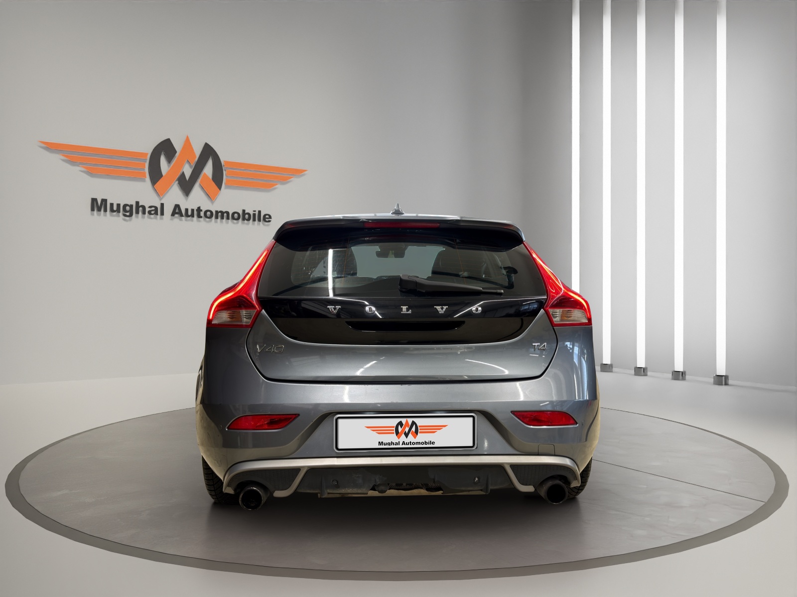 VOLVO V40 T4 Momentum Powershift R-Design-image-5