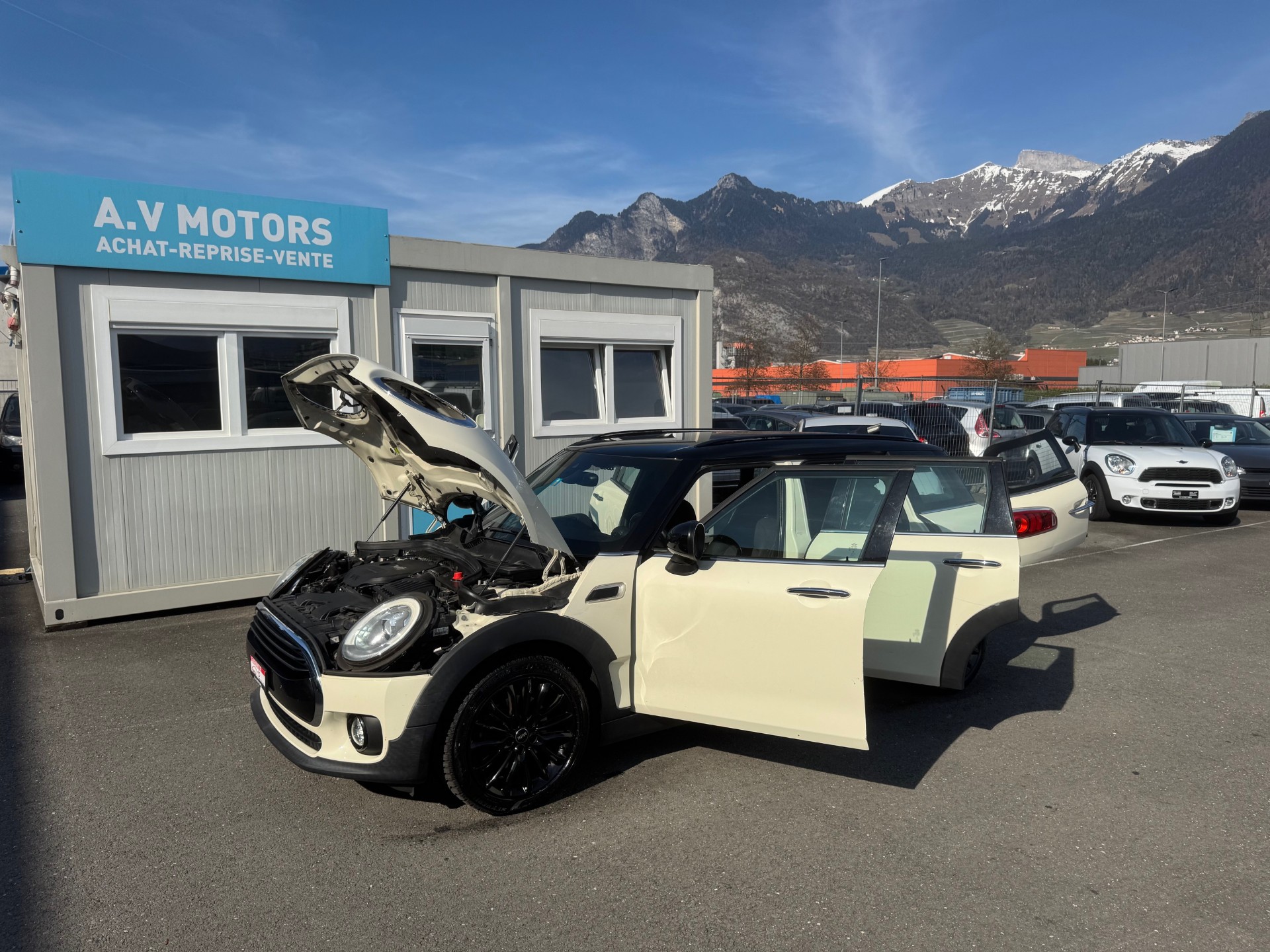 MINI Clubman Cooper-image-14