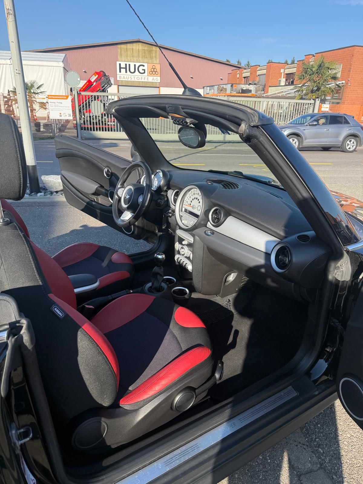 MINI Cooper Cabriolet-image-9
