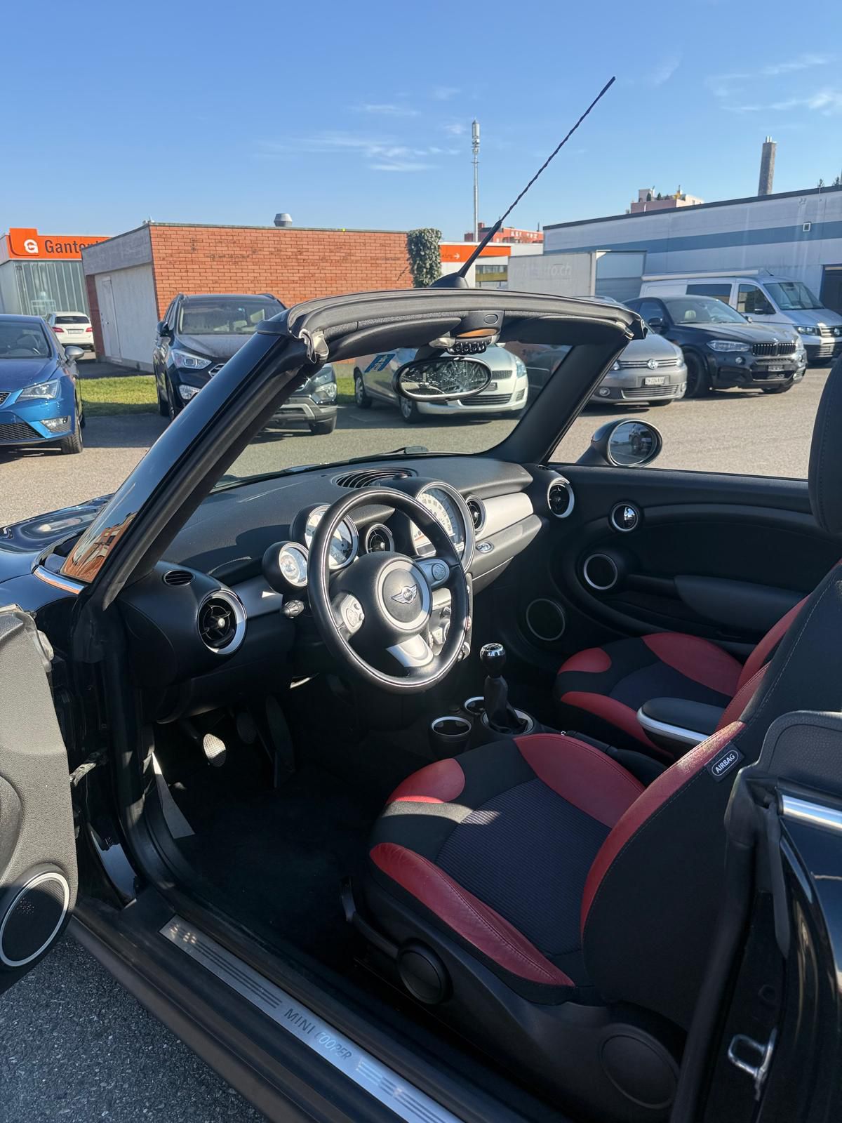 MINI Cooper Cabriolet-image-8