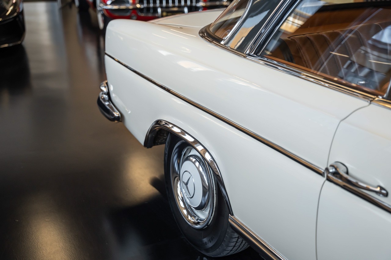 MERCEDES-BENZ 300 SE-image-31