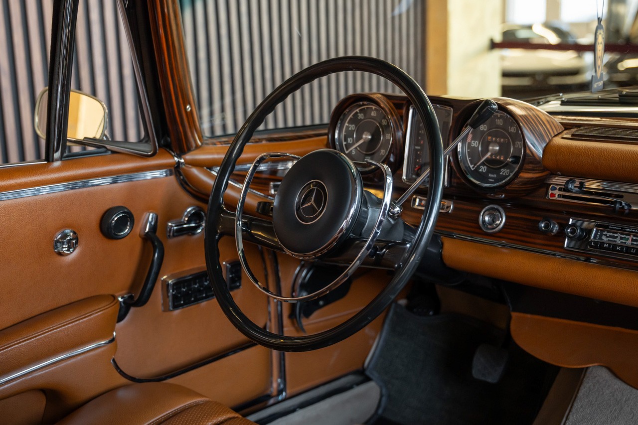 MERCEDES-BENZ 300 SE-image-22