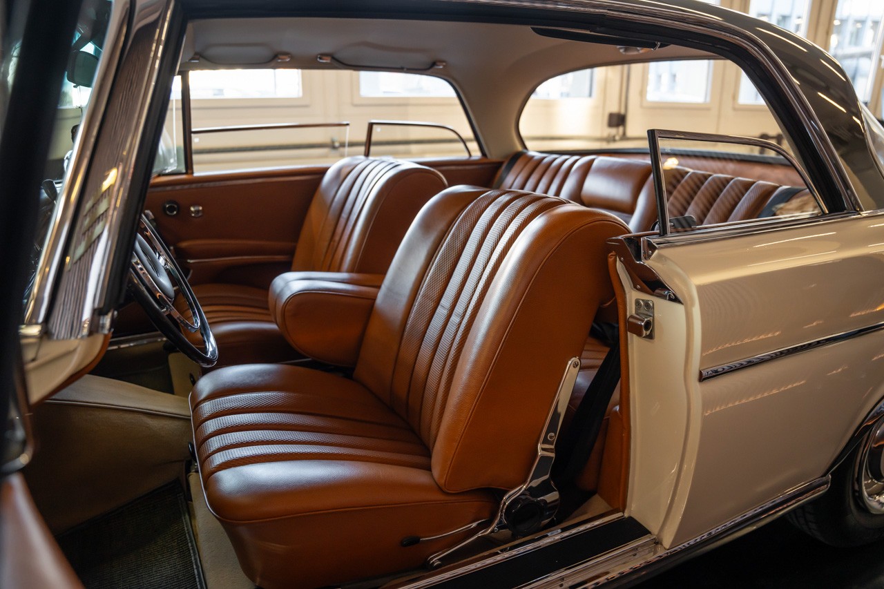 MERCEDES-BENZ 300 SE-image-12