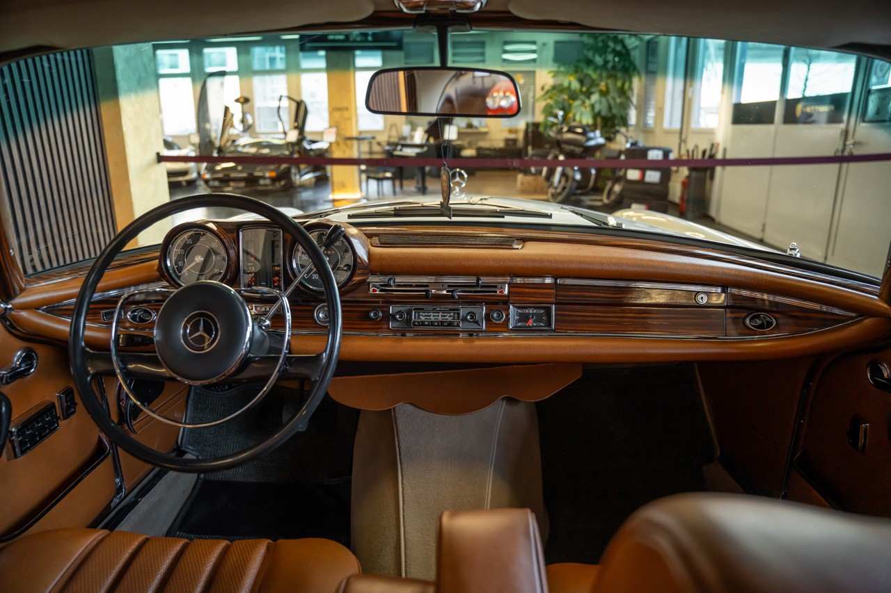 MERCEDES-BENZ 300 SE-image-10
