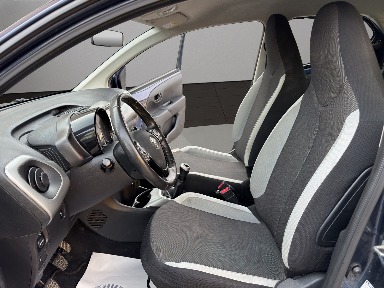 TOYOTA Aygo 1.0 VVT-i x-play-image-8