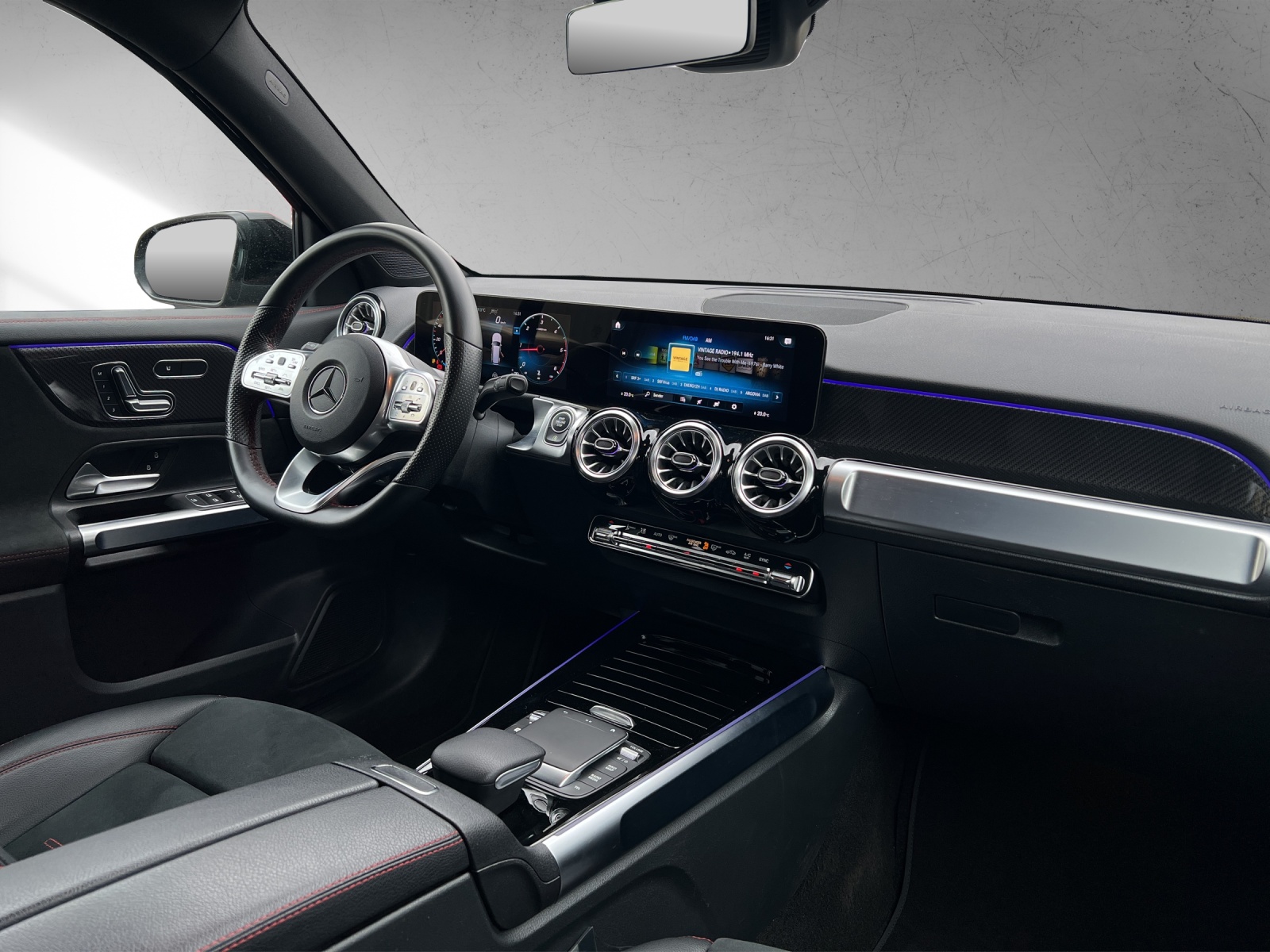 MERCEDES-BENZ GLB 220 d AMG Line 4 MAT.-image-13