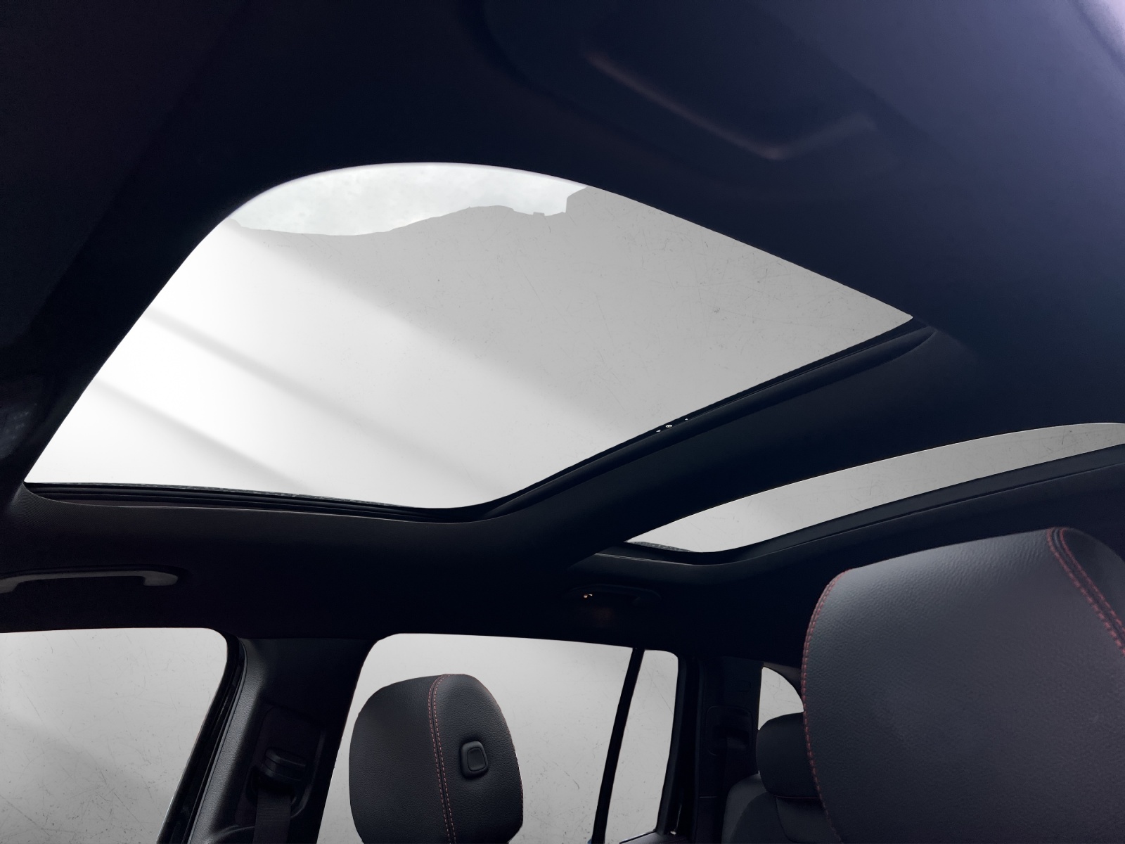 MERCEDES-BENZ GLB 220 d AMG Line 4 MAT.-image-17