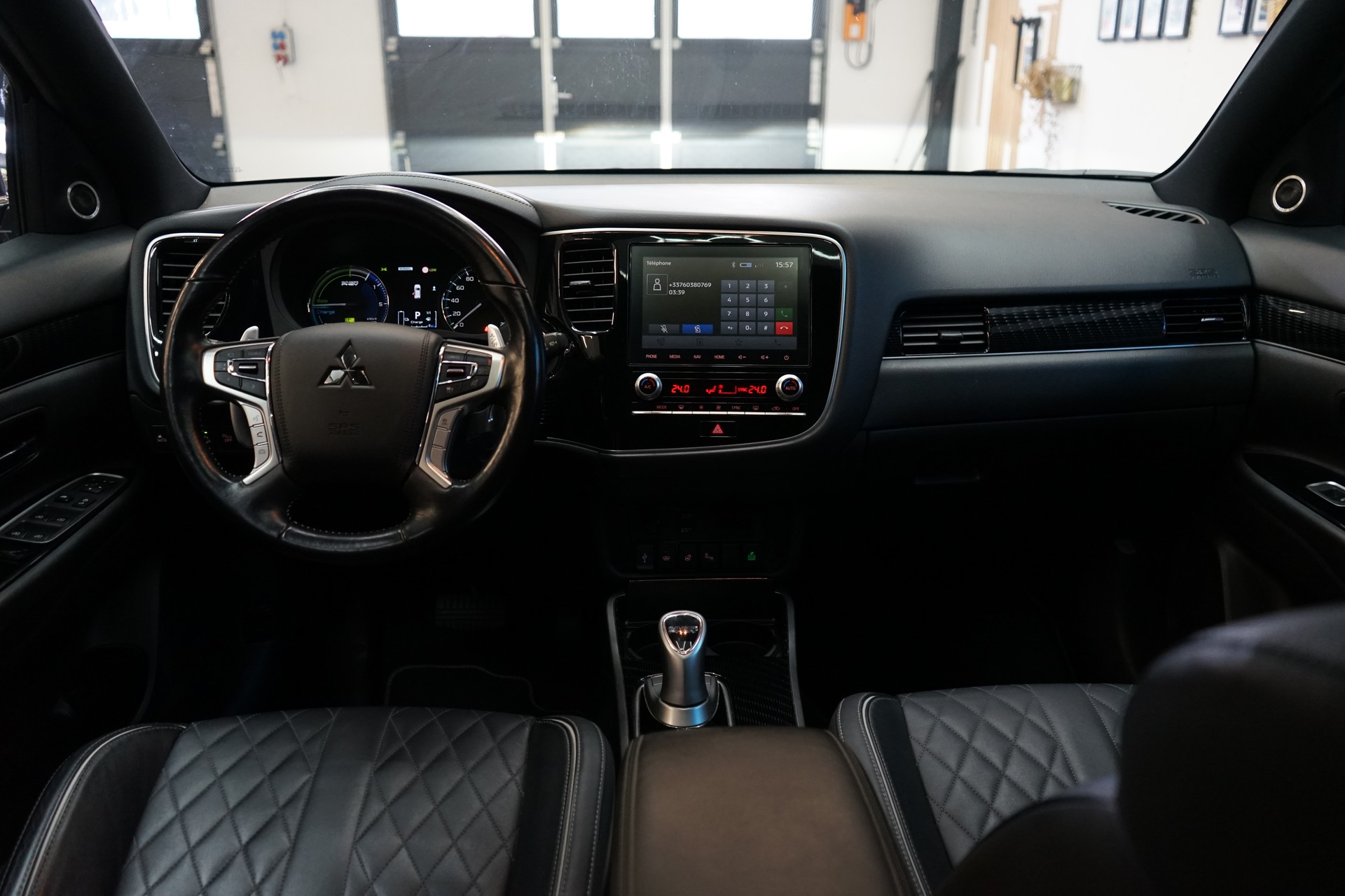 MITSUBISHI Outlander 2.4 PHEV Diamond 4WD Automatic-image-6