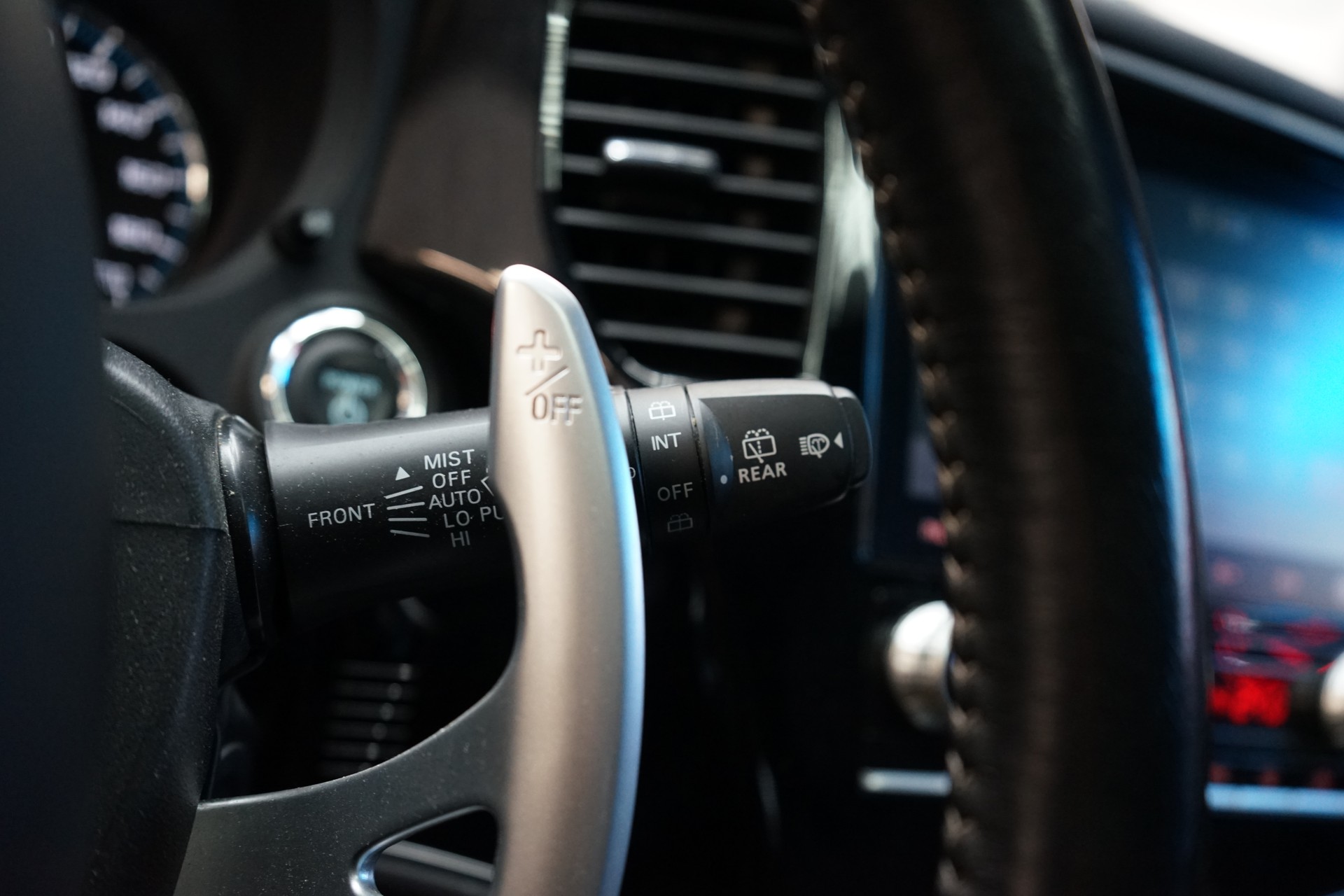 MITSUBISHI Outlander 2.4 PHEV Diamond 4WD Automatic-image-16