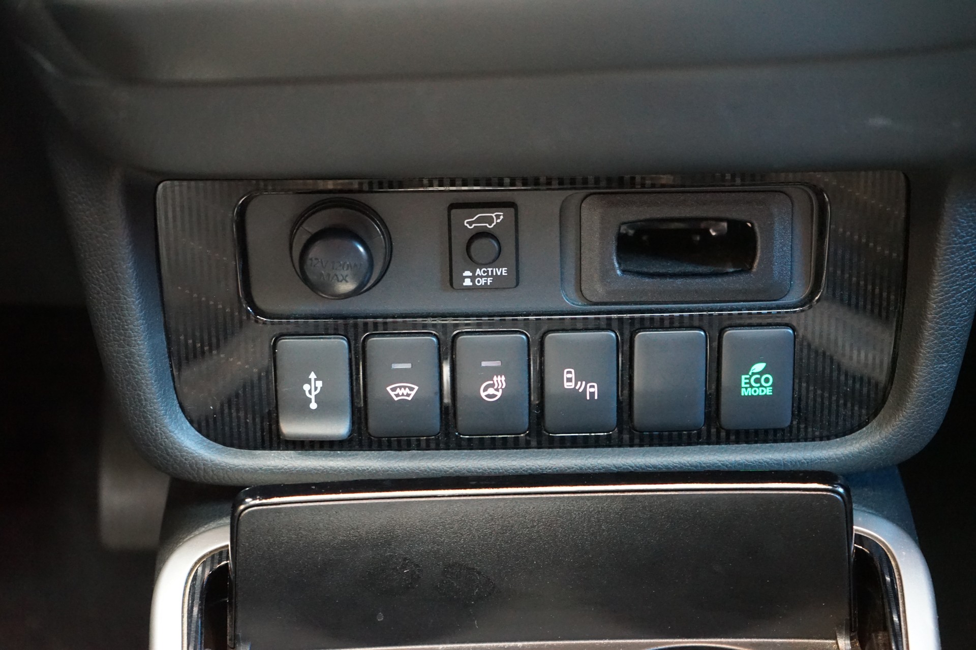 MITSUBISHI Outlander 2.4 PHEV Diamond 4WD Automatic-image-11