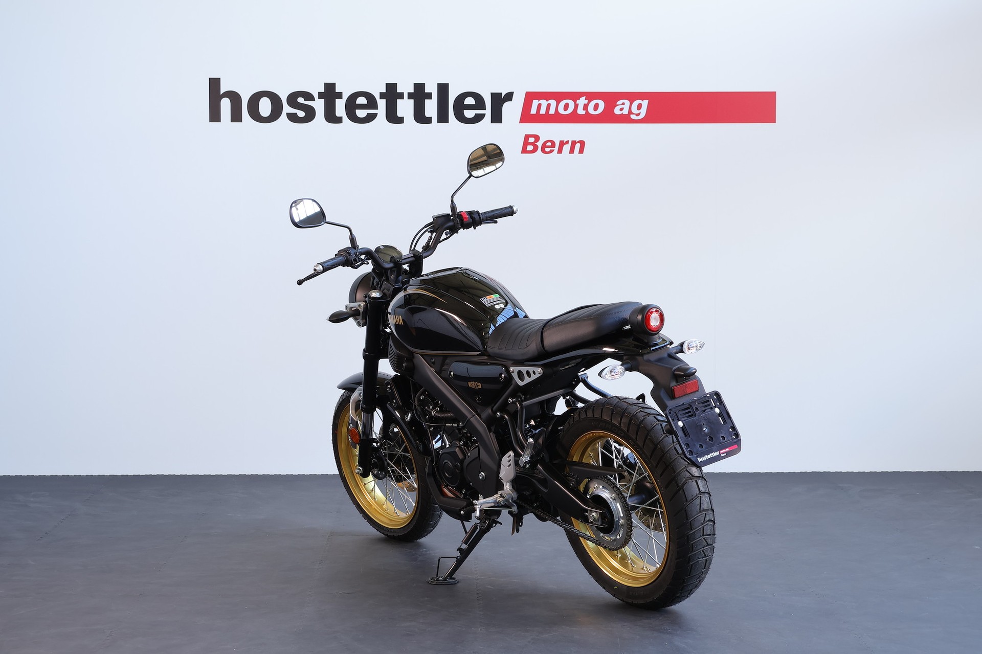 YAMAHA XSR 125 Legacy-image-3