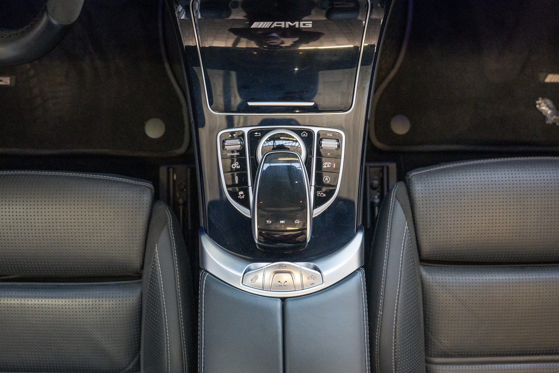 MERCEDES-BENZ C 63 S AMG 9G-tronic-image-12
