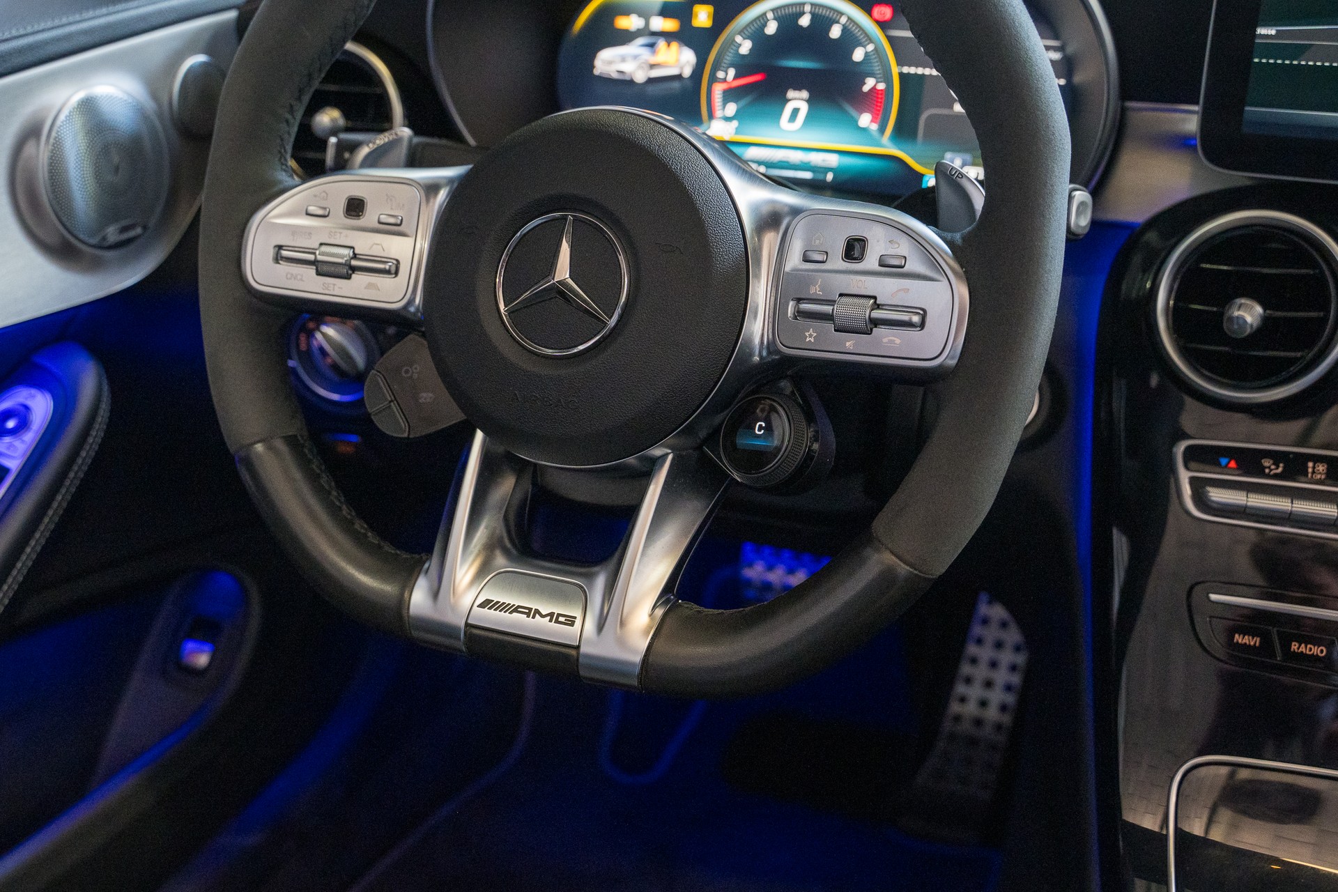 MERCEDES-BENZ C 63 S AMG 9G-tronic-image-11