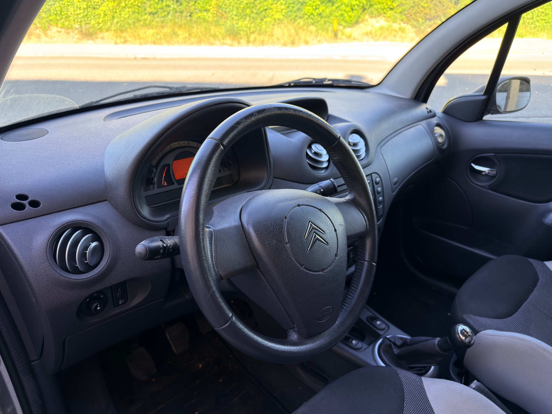 CITROEN C3 1.6i 16V Exclusive-image-3