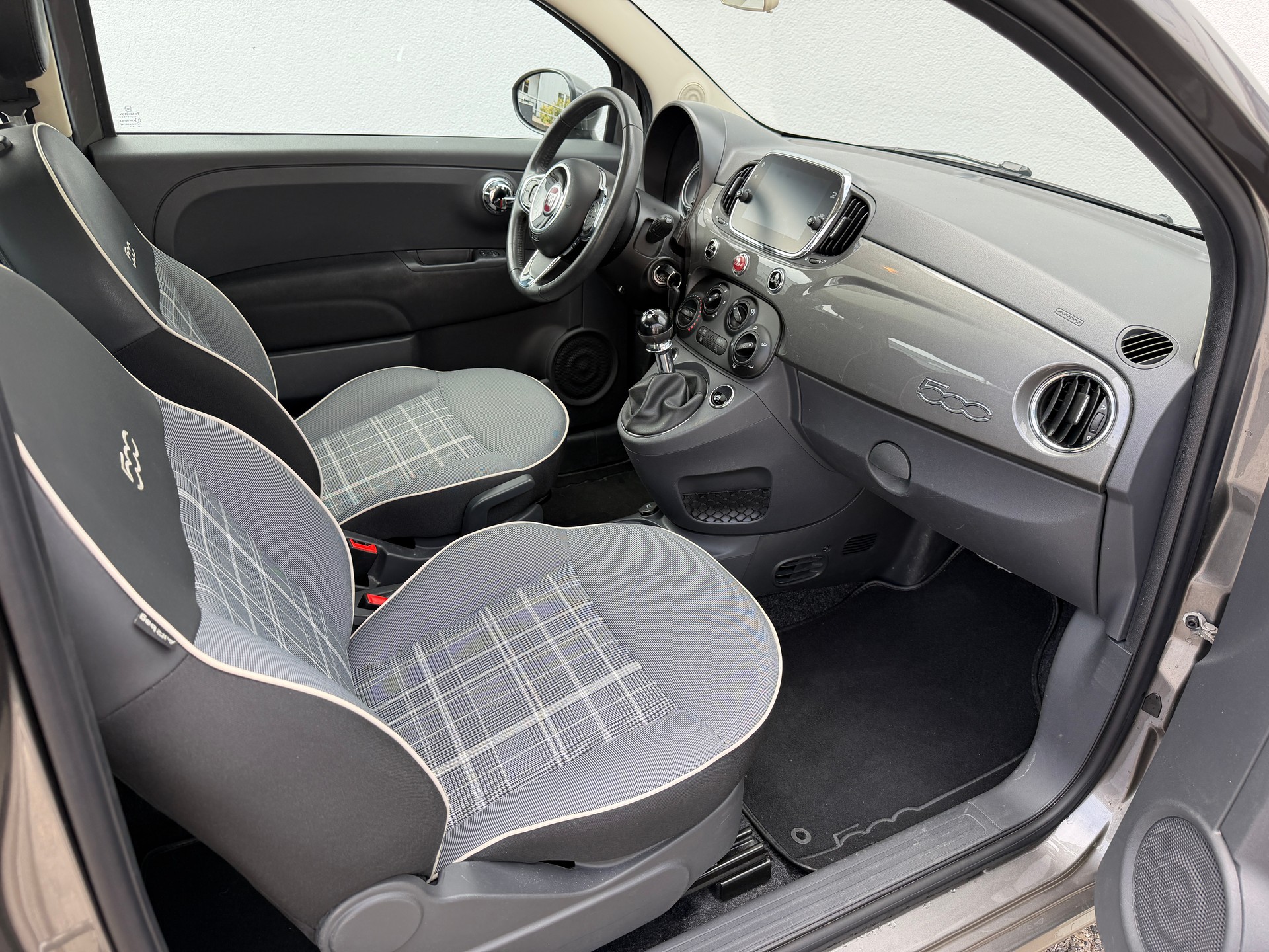 FIAT 500 1.2 Lounge-image-10