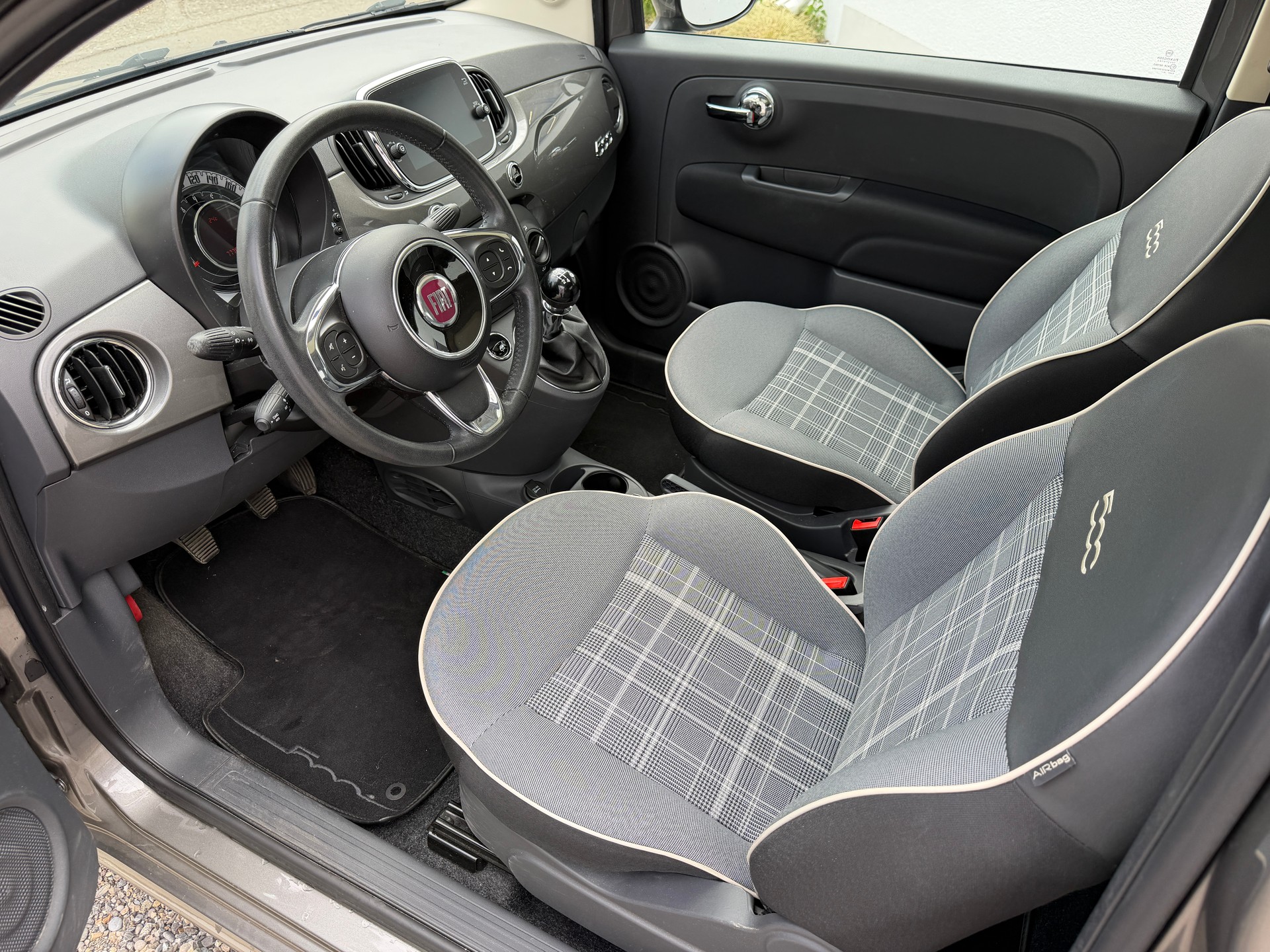 FIAT 500 1.2 Lounge-image-8