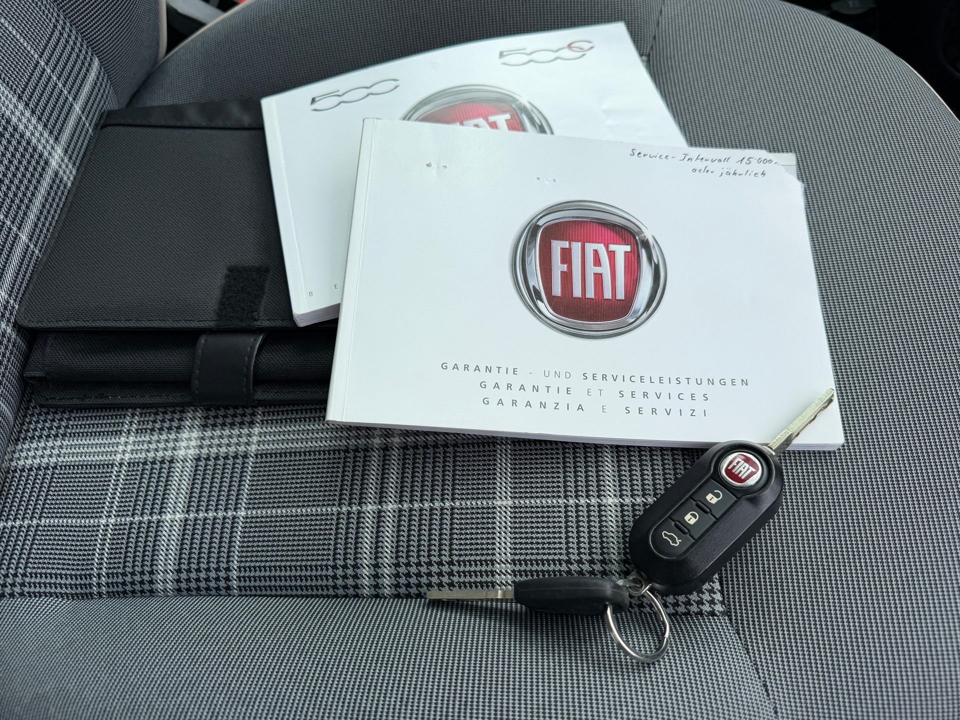 FIAT 500 1.2 Lounge-image-16