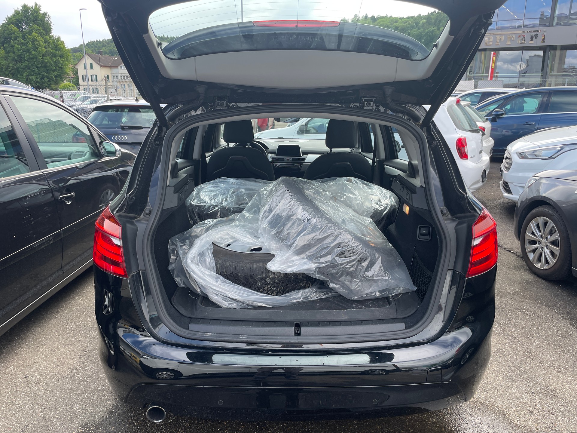 BMW 218i Active Tourer Steptronic-image-13