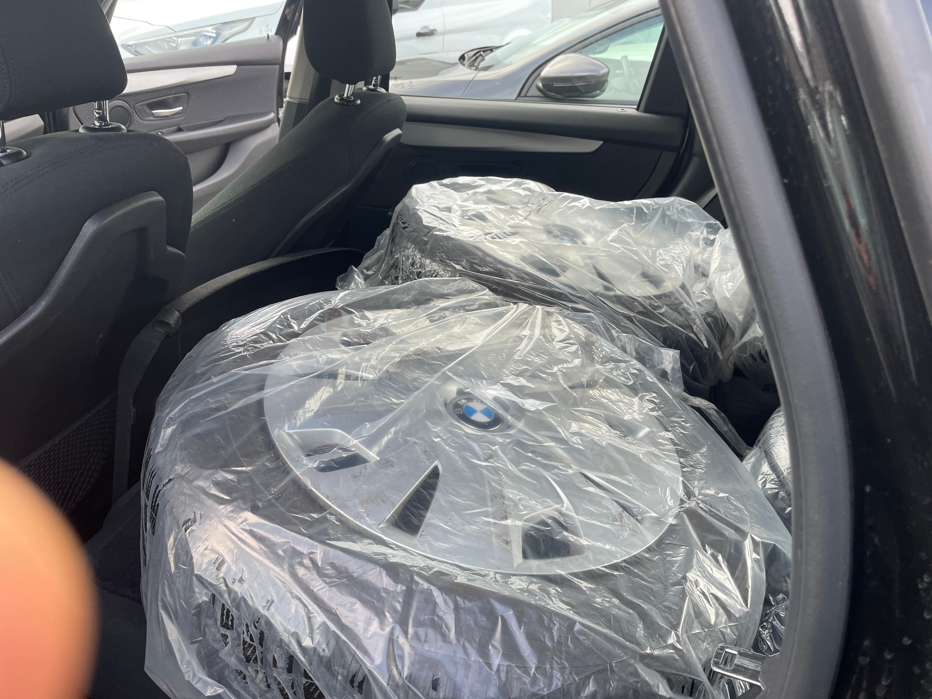 BMW 218i Active Tourer Steptronic-image-12