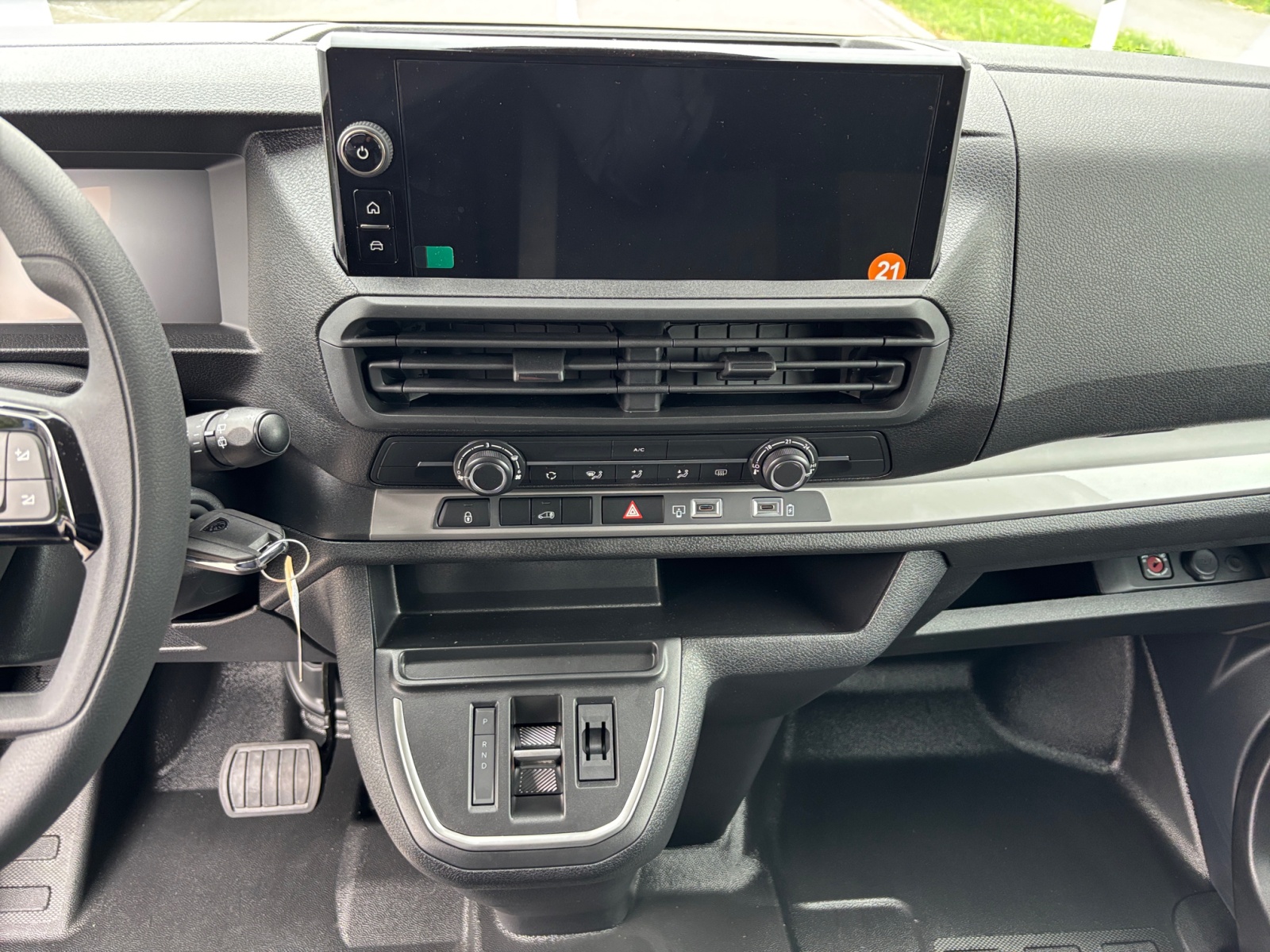 PEUGEOT Expert 2.2 BlueHDi 150 S&S Standard EAT8-image-7