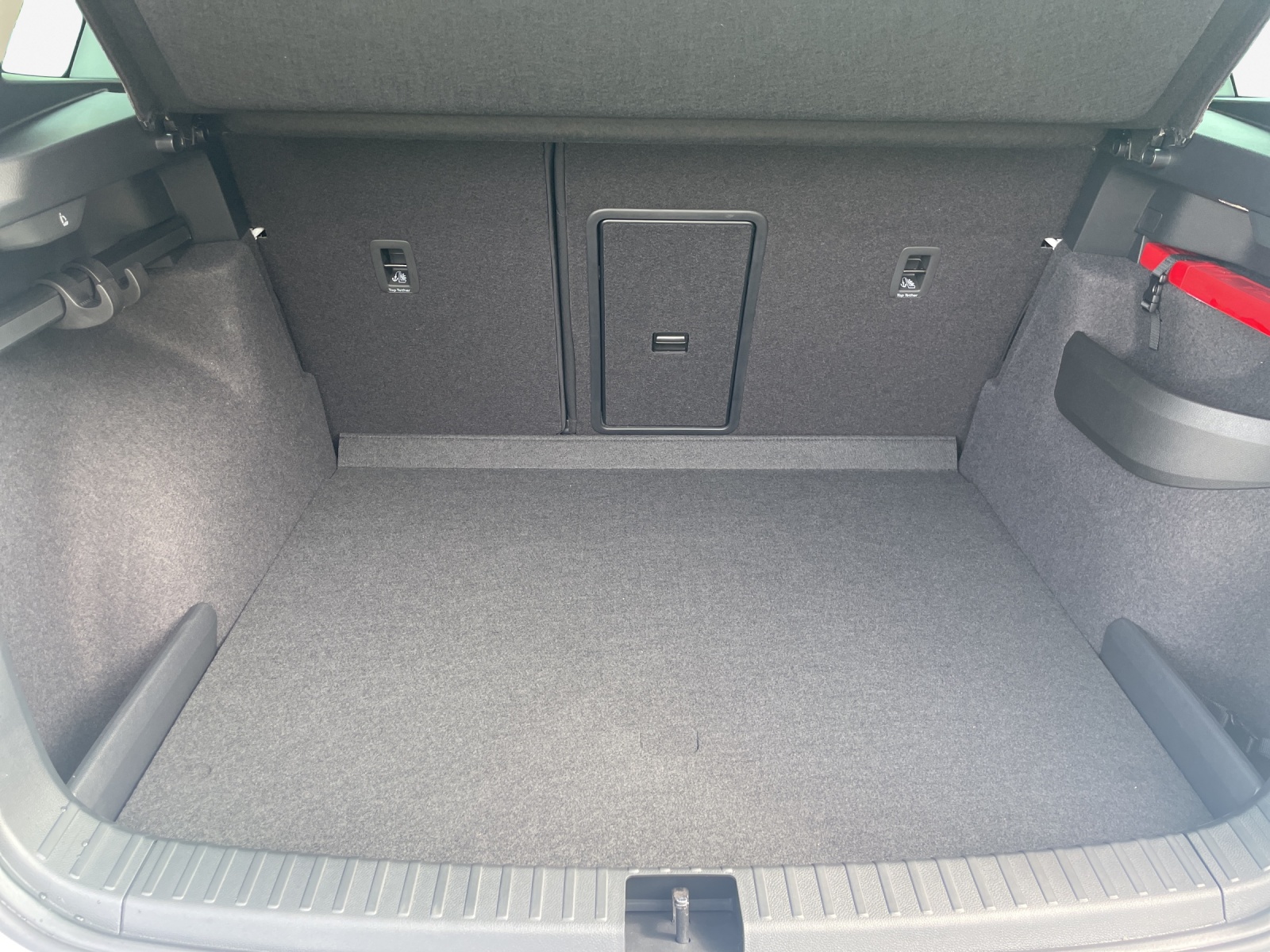 SKODA Karoq 2.0 TDI CR Selection 4x4 DSG-image-12