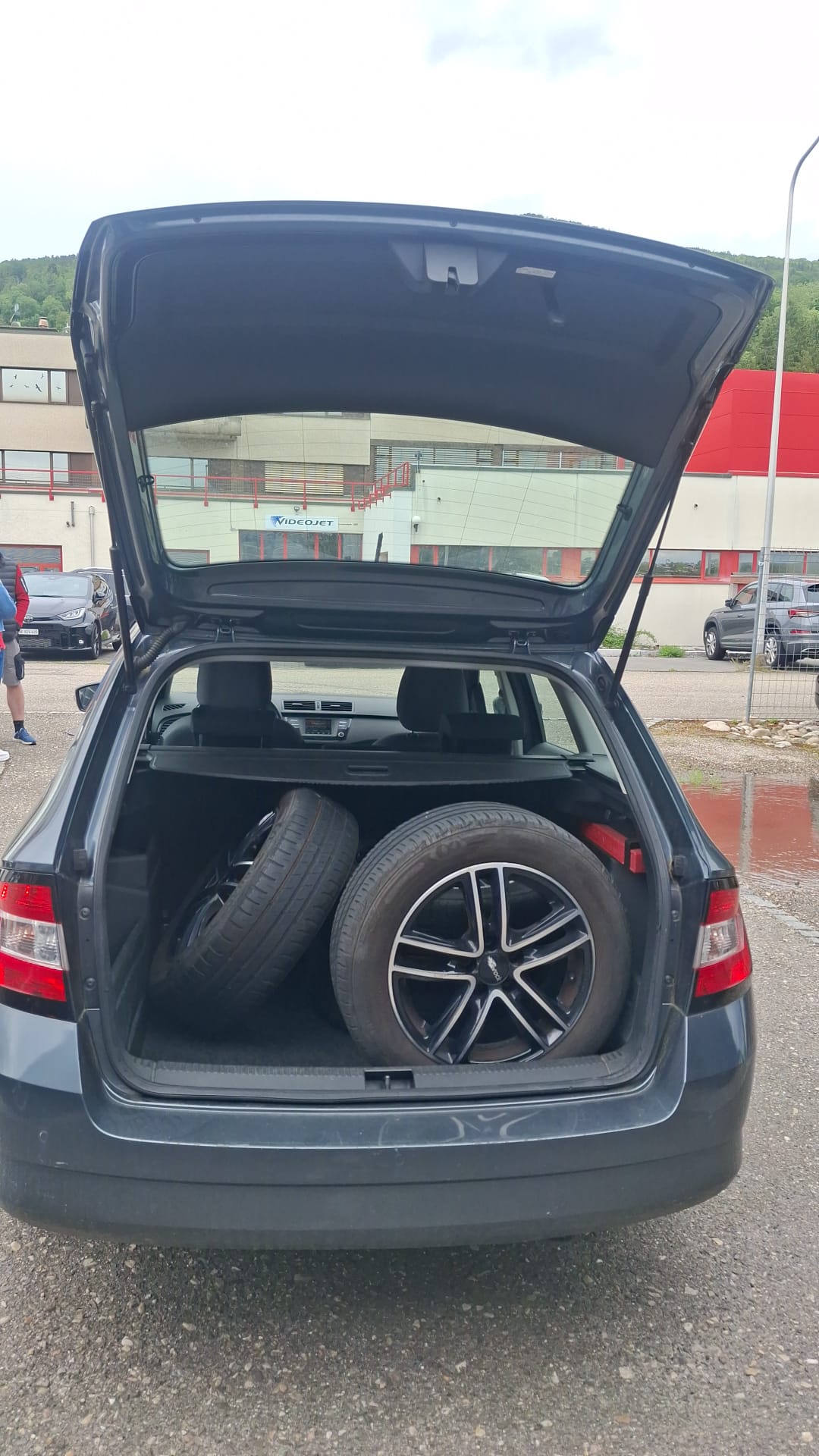 SKODA Fabia 1.2 TSI Swiss Edition-image-2
