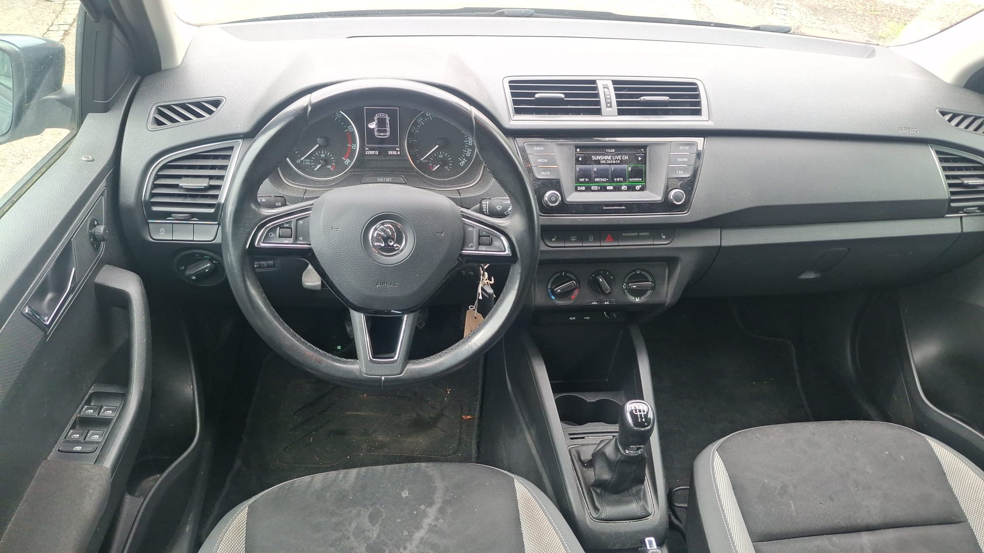 SKODA Fabia 1.2 TSI Swiss Edition-image-5