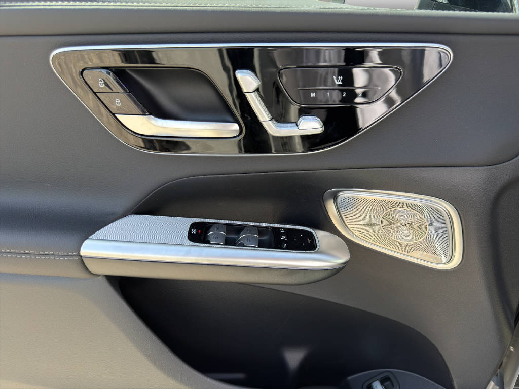 MERCEDES-BENZ GLC 220 d AMG Line 4matic-image-11