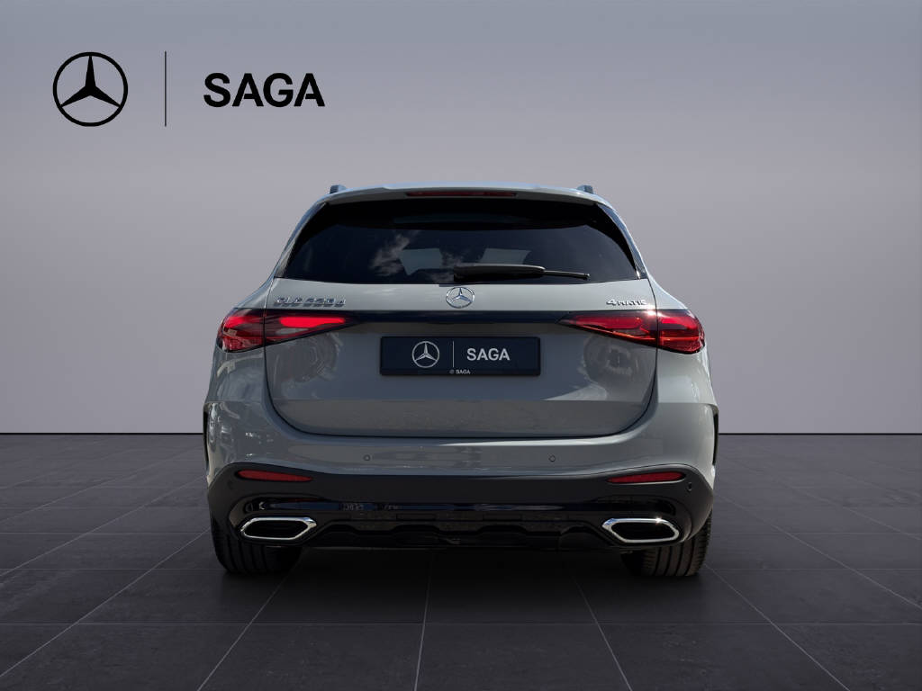 MERCEDES-BENZ GLC 220 d AMG Line 4matic-image-4
