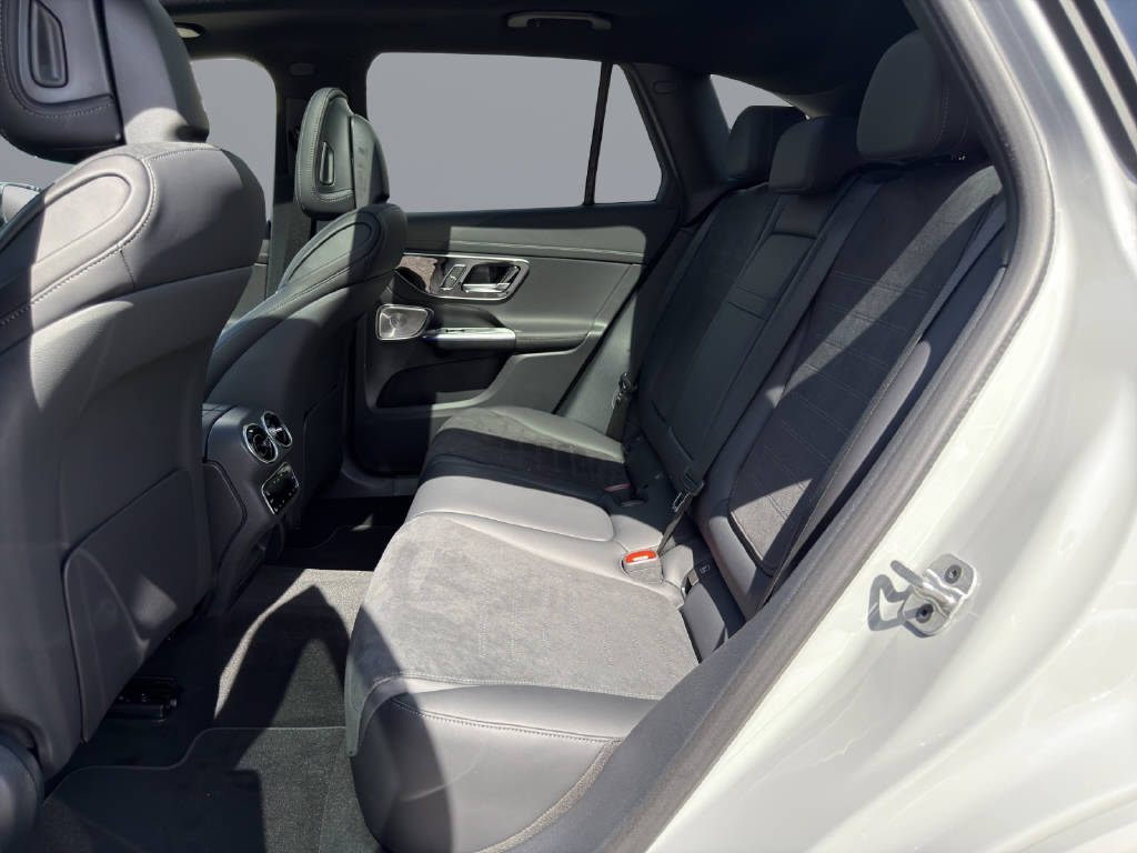 MERCEDES-BENZ GLC 220 d AMG Line 4matic-image-12