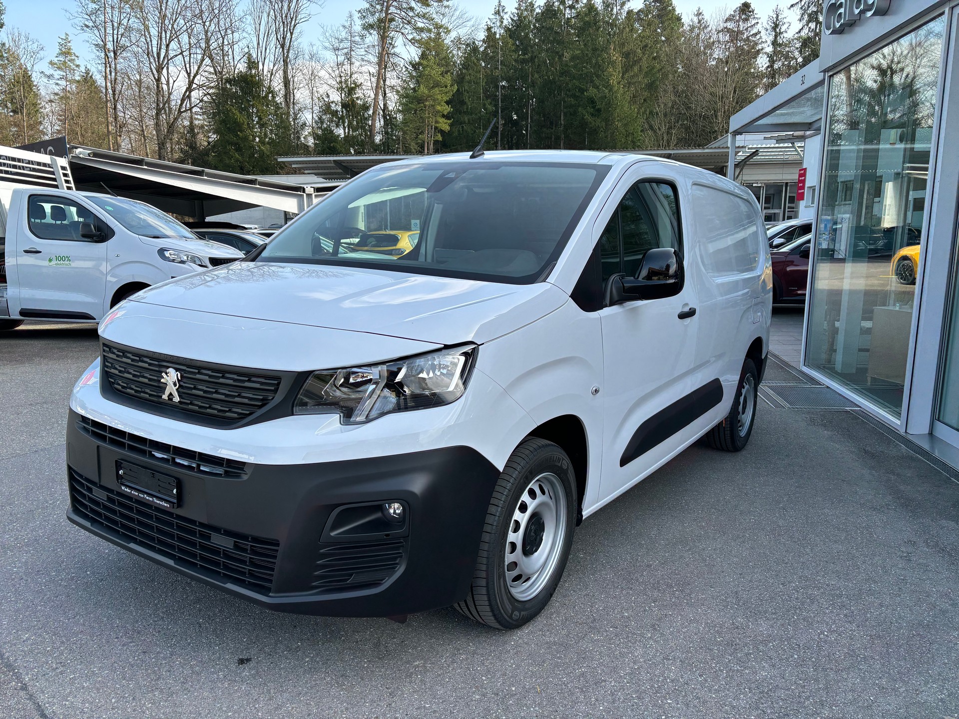 PEUGEOT Partner 1.5HDi S&S Premium Long EAT8-image-1