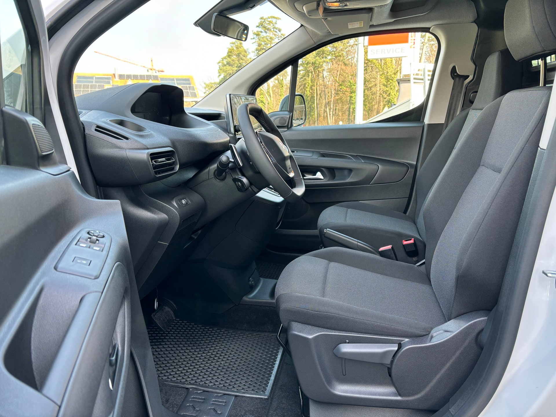 PEUGEOT Partner 1.5HDi S&S Premium Long EAT8-image-9