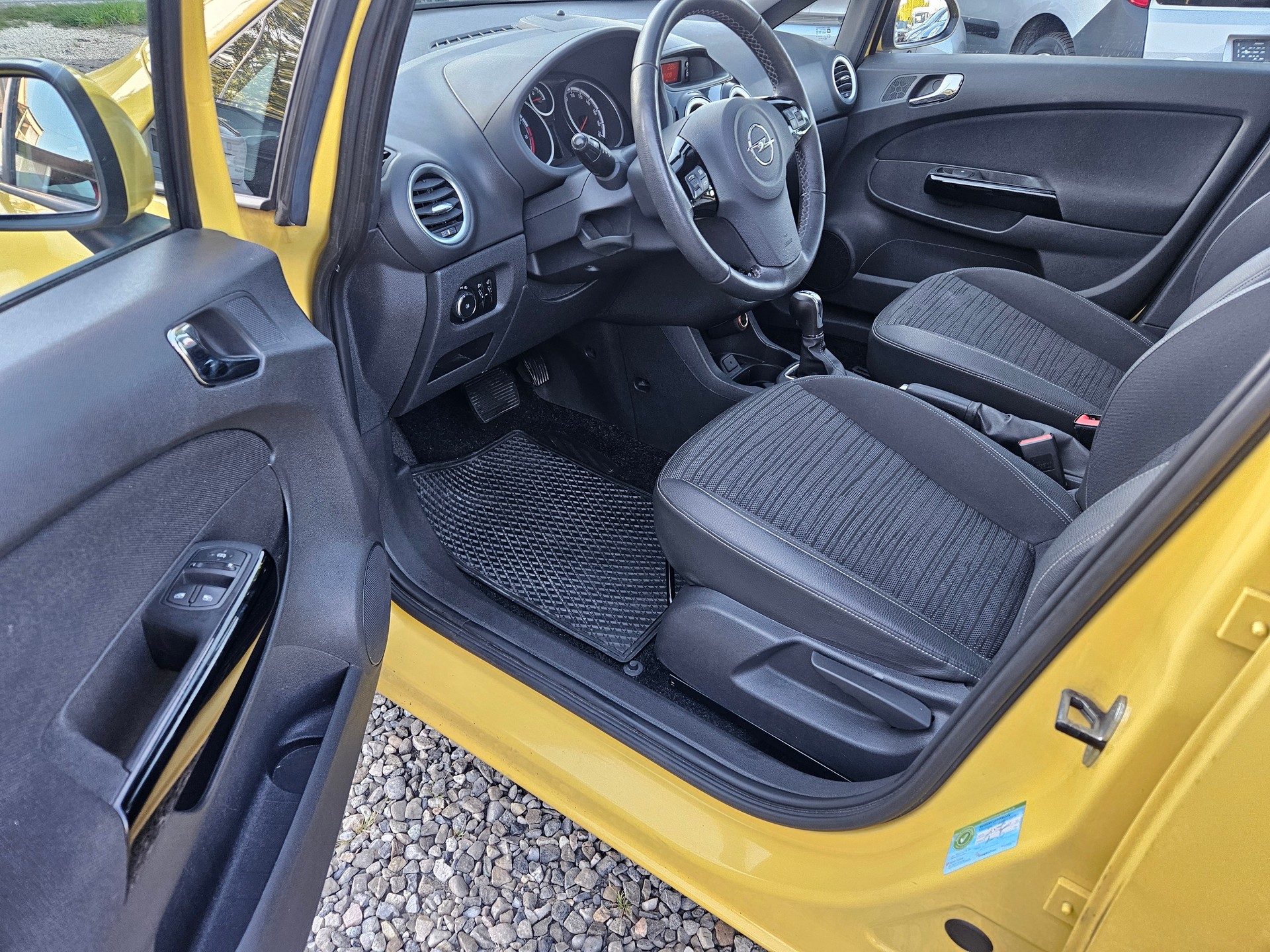 OPEL Corsa 1.4 TP Energy Automatic-image-6