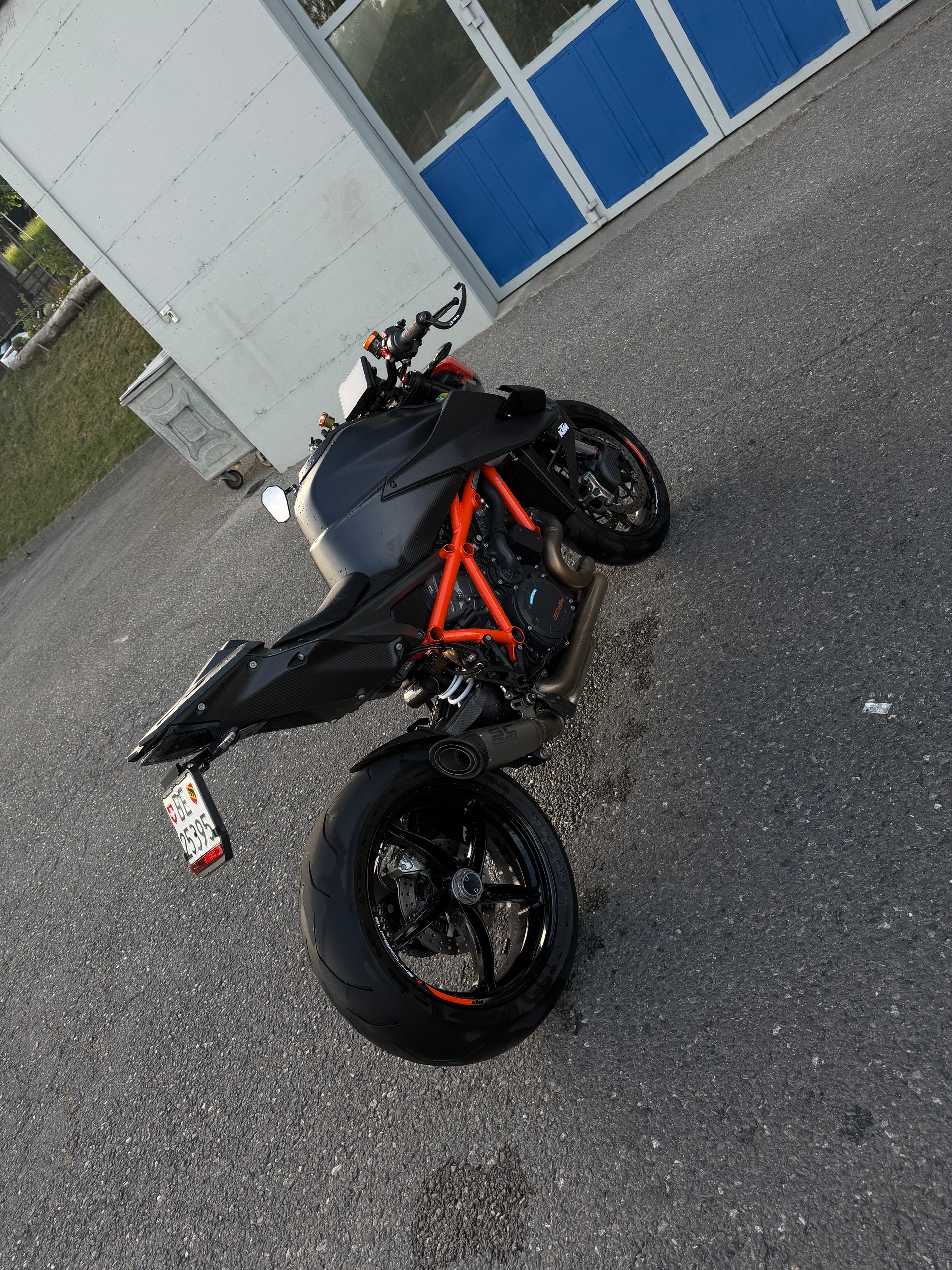 KTM 1290 Super Duke R-image-6
