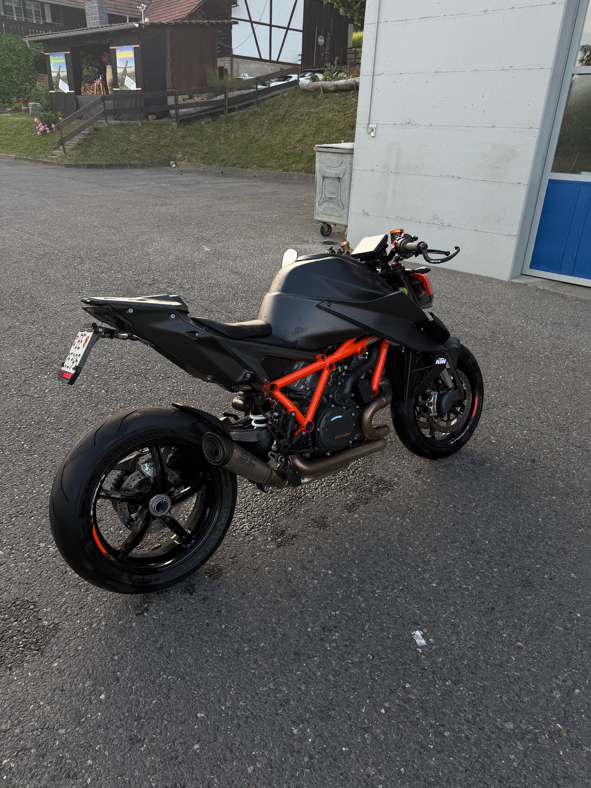 KTM 1290 Super Duke R-image-5