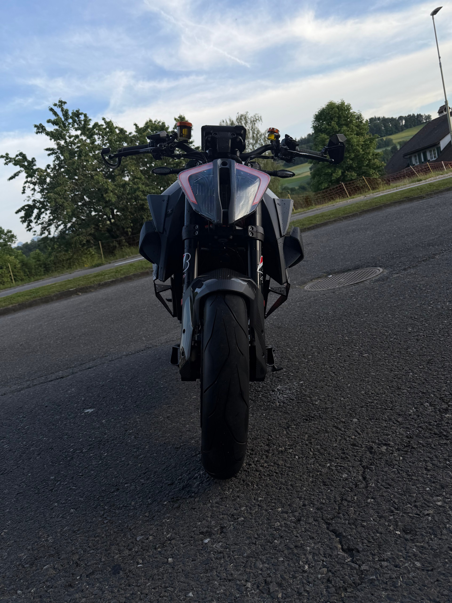 KTM 1290 Super Duke R-image-2