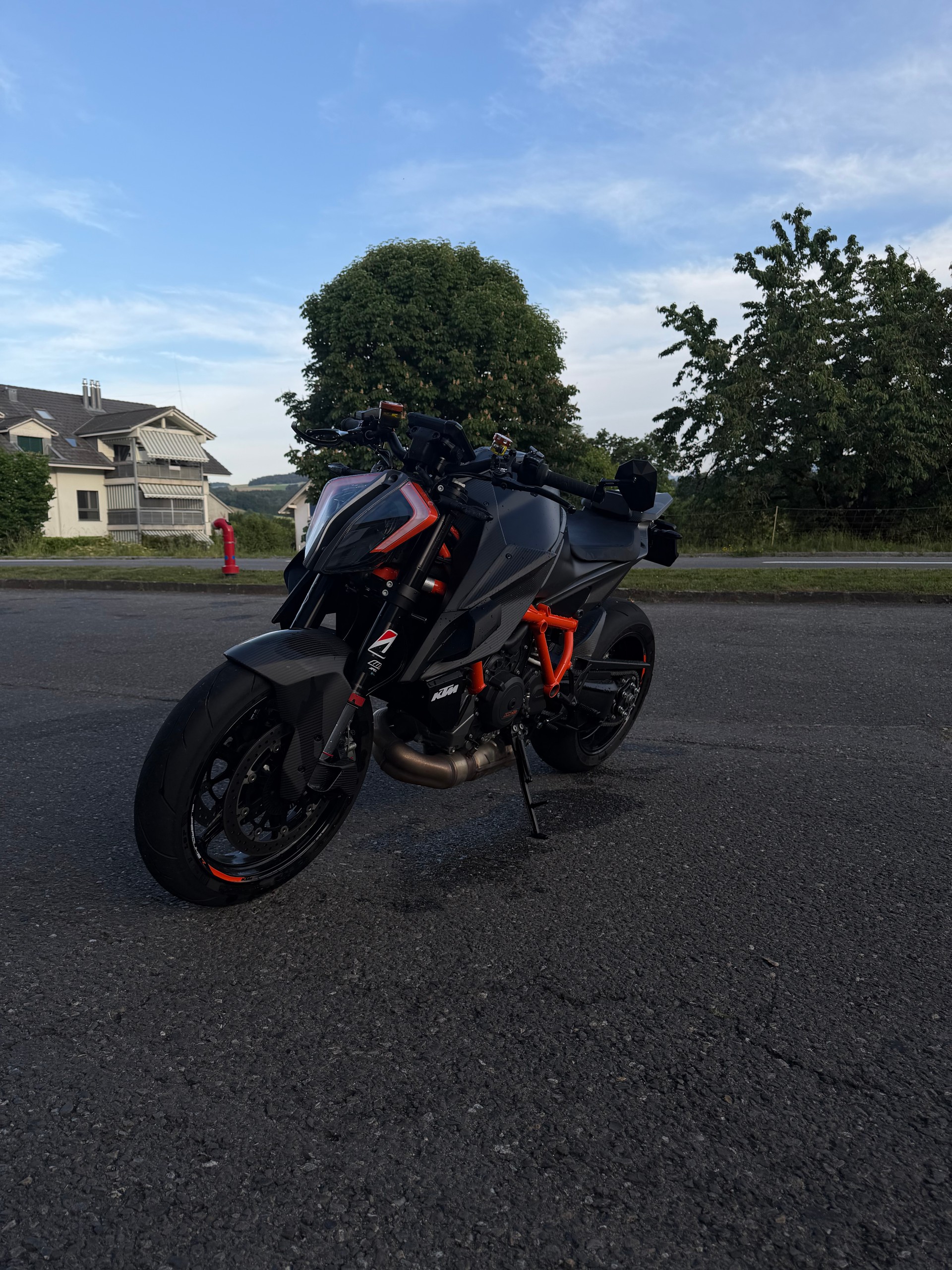 KTM 1290 Super Duke R-image-9