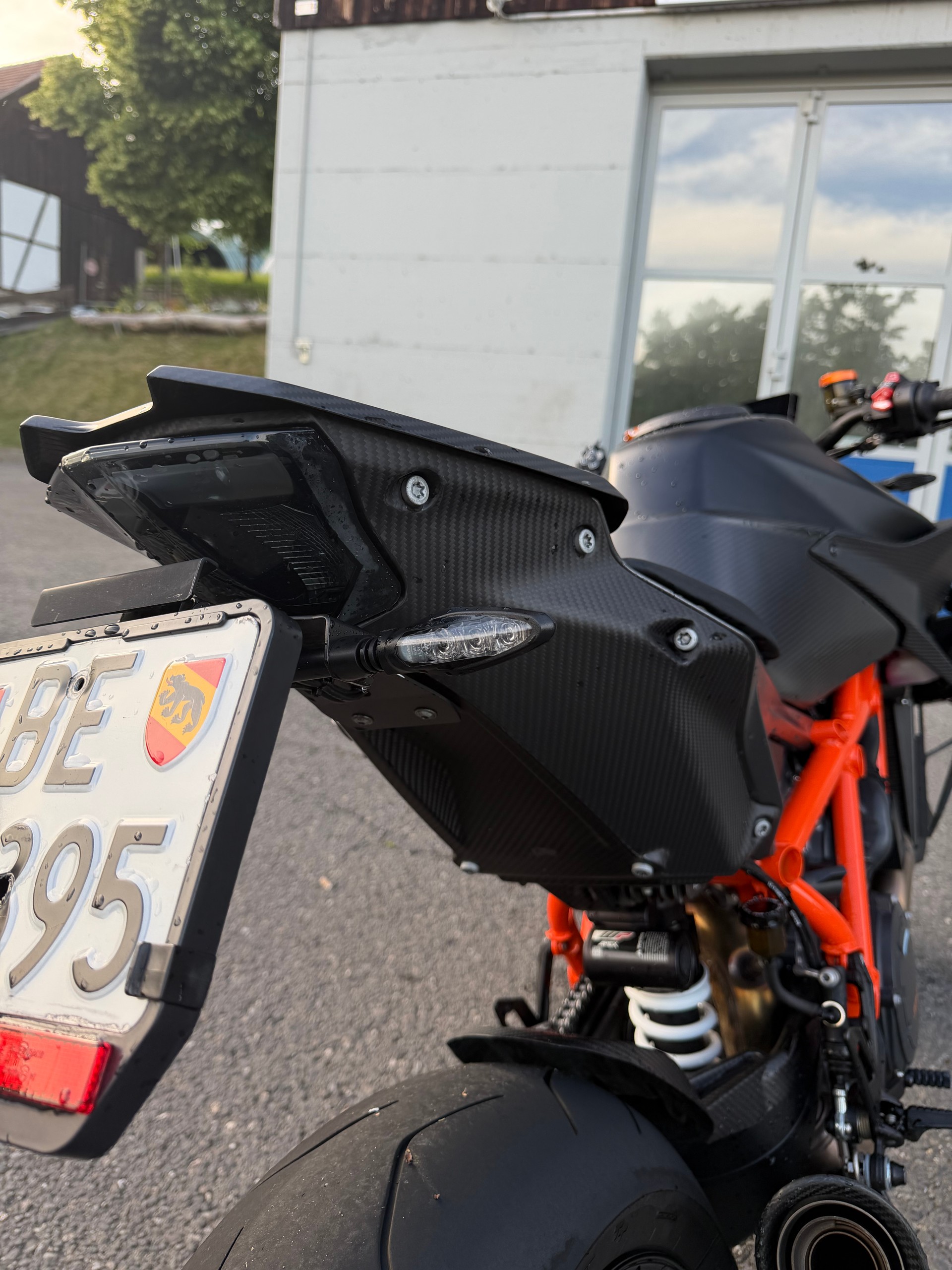 KTM 1290 Super Duke R-image-13
