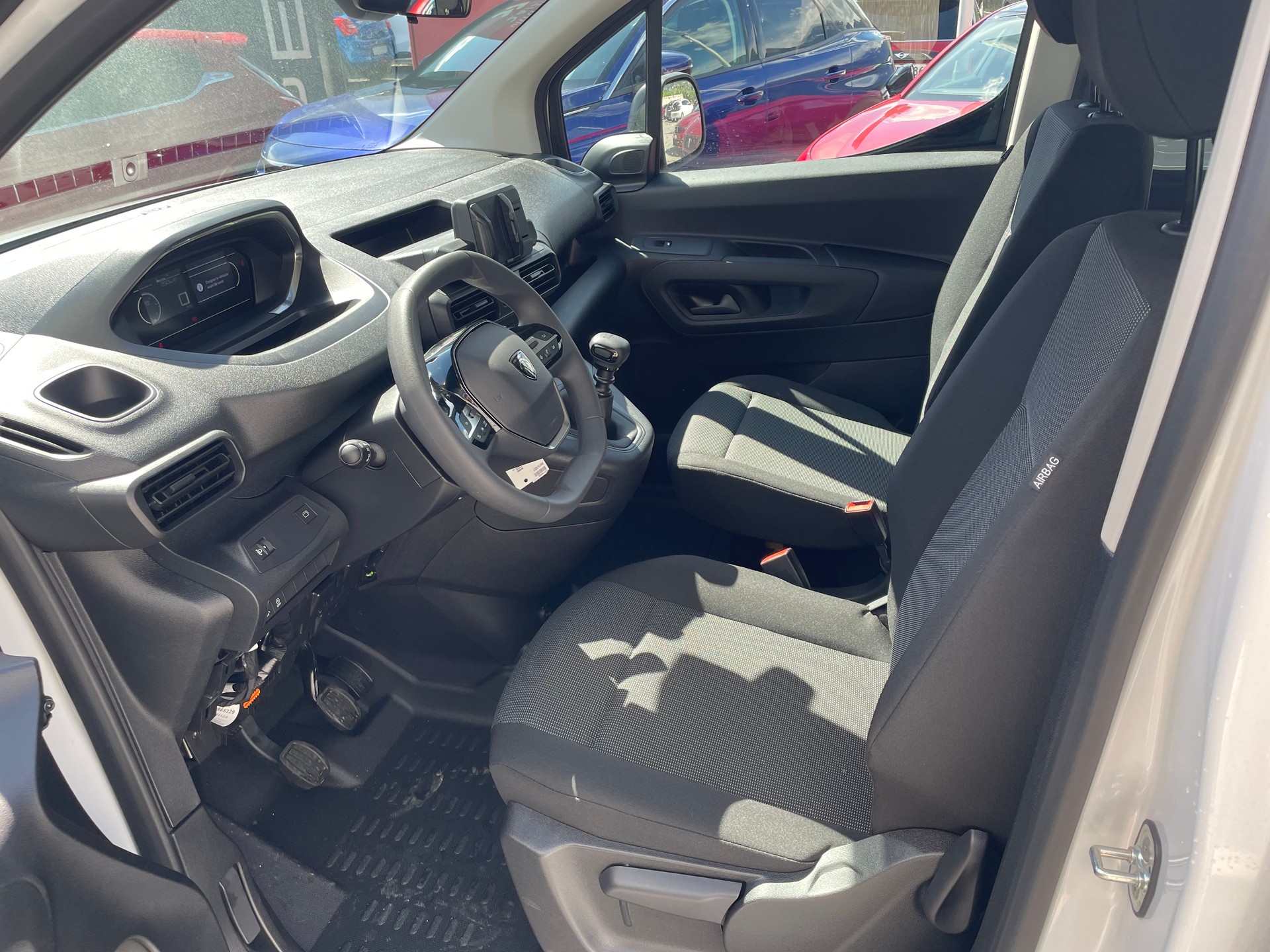 PEUGEOT Partner 1000 Long cabine approfondie-image-4