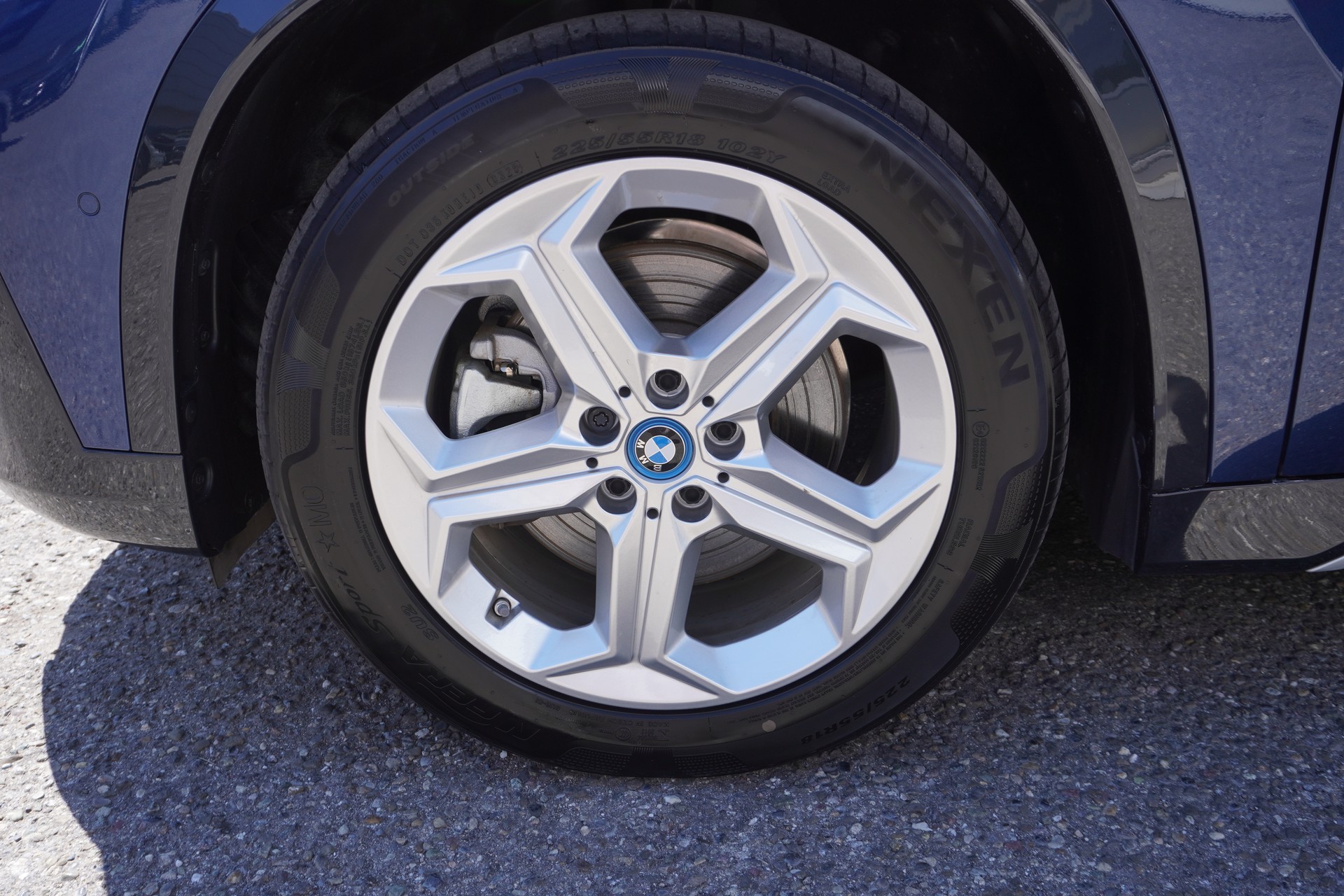 BMW iX1 xDrive 30 xLine-image-8