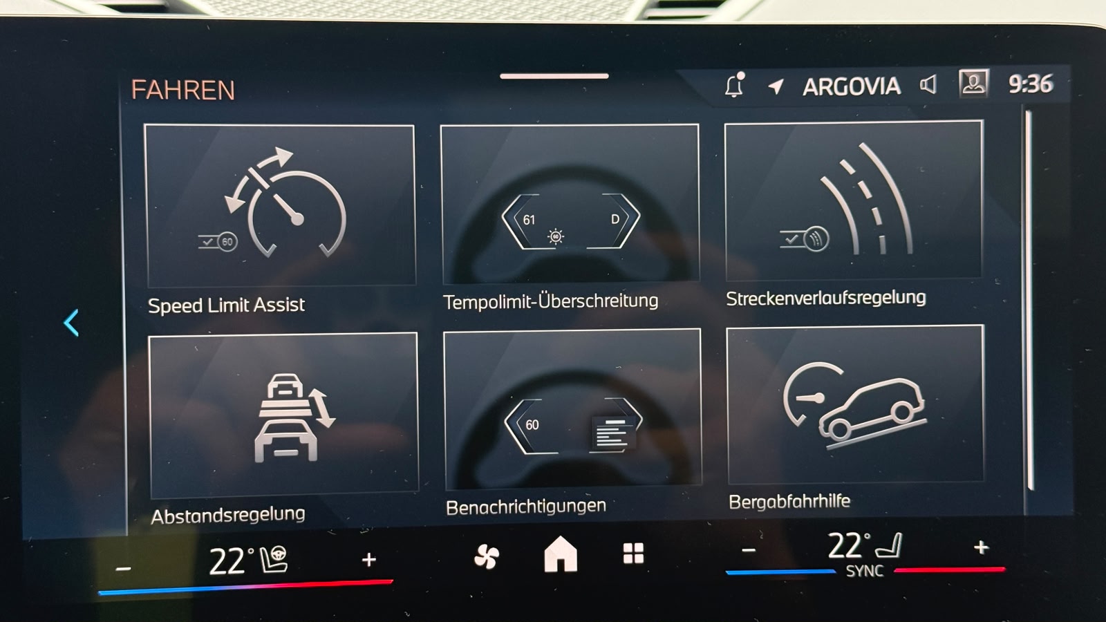 BMW iX1 xDrive 30 xLine-image-40