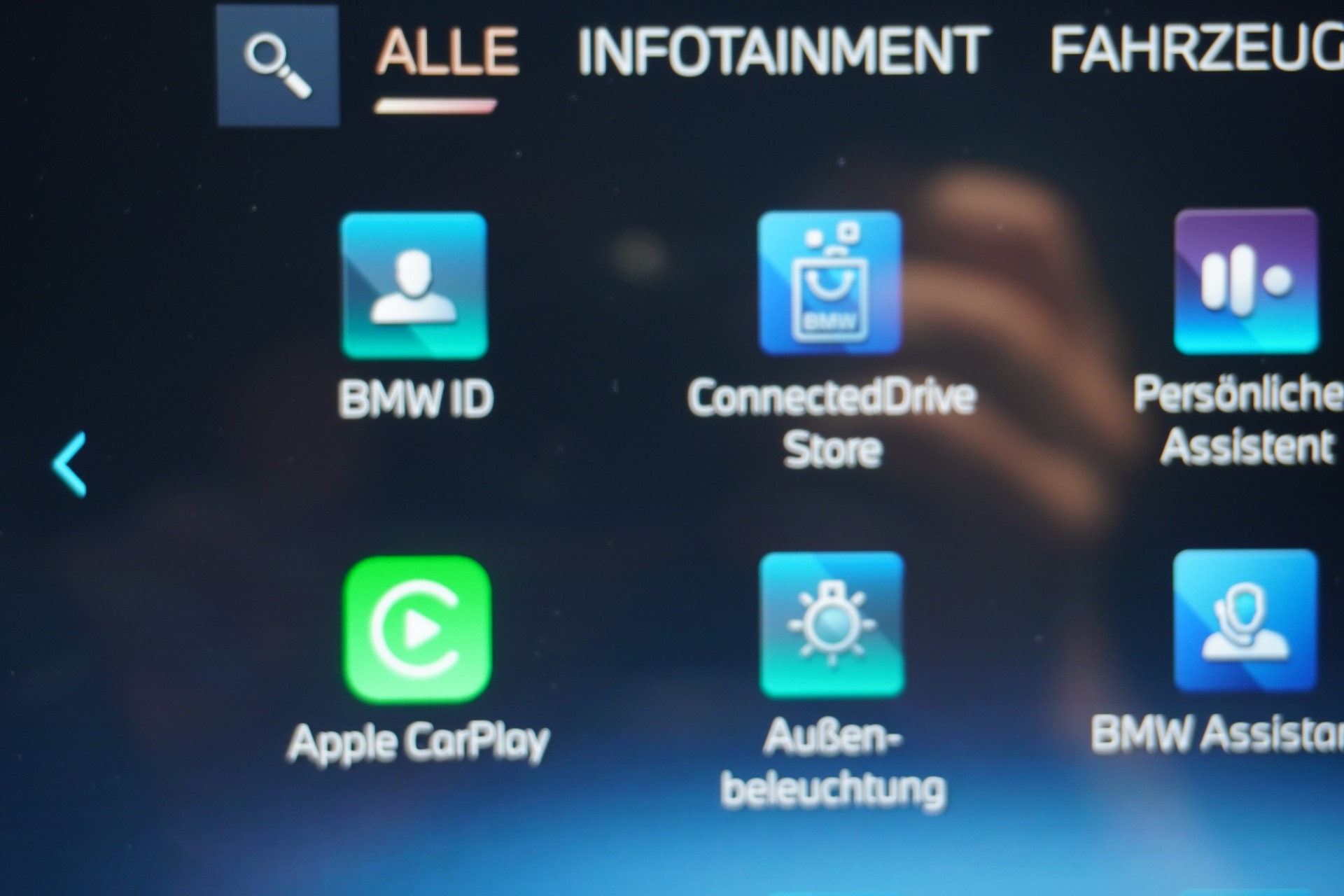 BMW iX1 xDrive 30 xLine-image-32