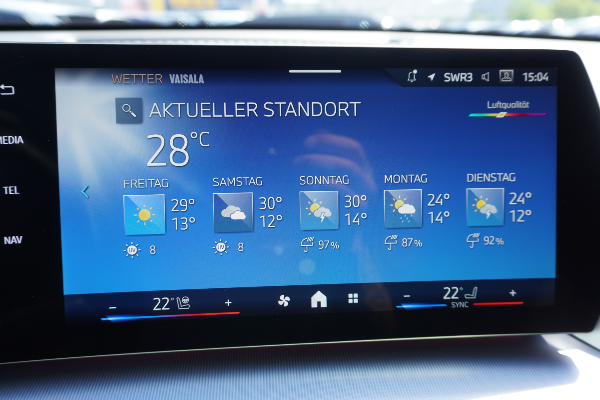 BMW iX1 xDrive 30 xLine-image-36