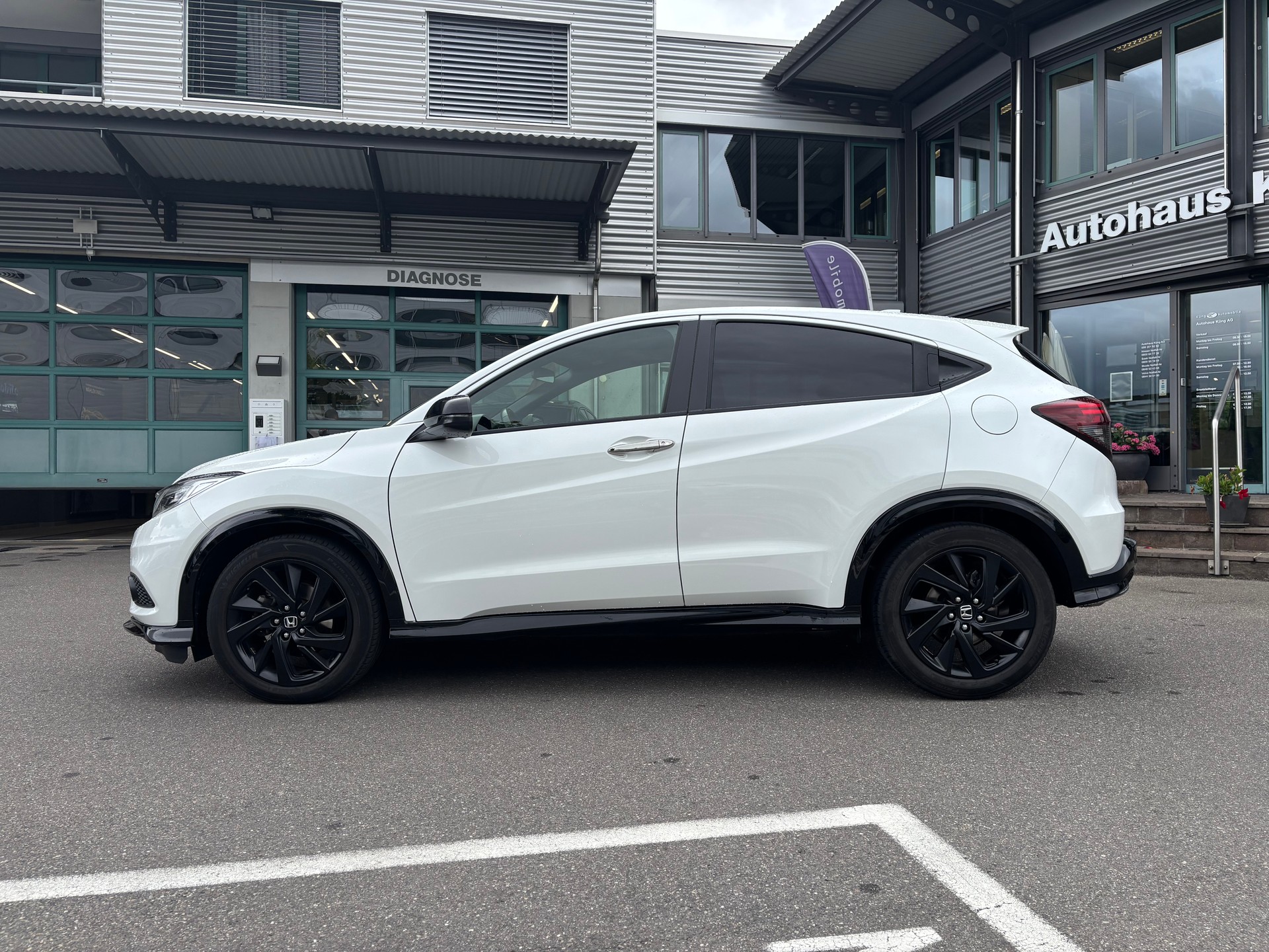 HONDA HR-V 1.5i-VTEC Turbo CVT-showroom-element-2