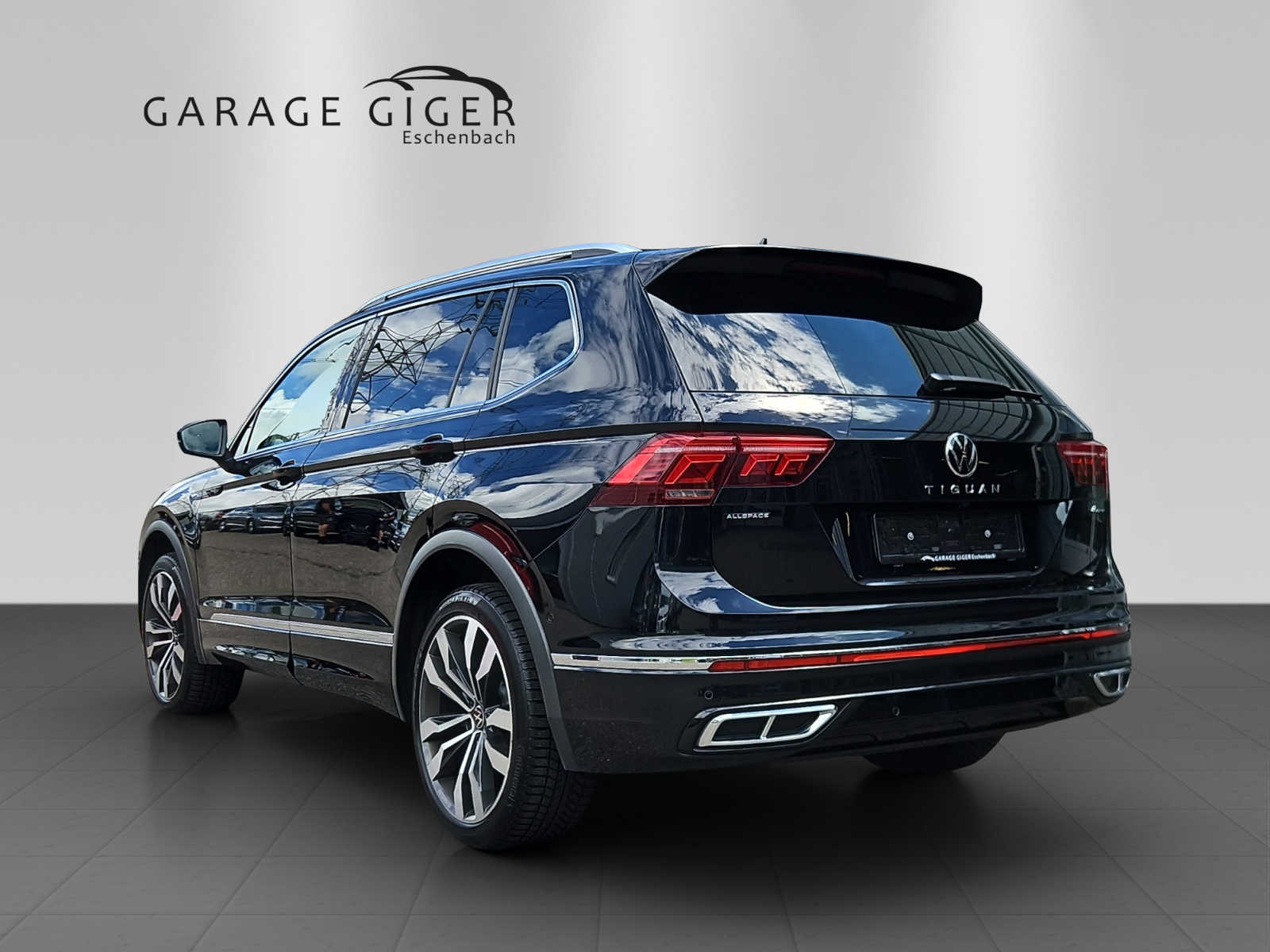VW Tiguan Allspace 2.0 TDI SCR R-Line 4Motion DSG-image-2