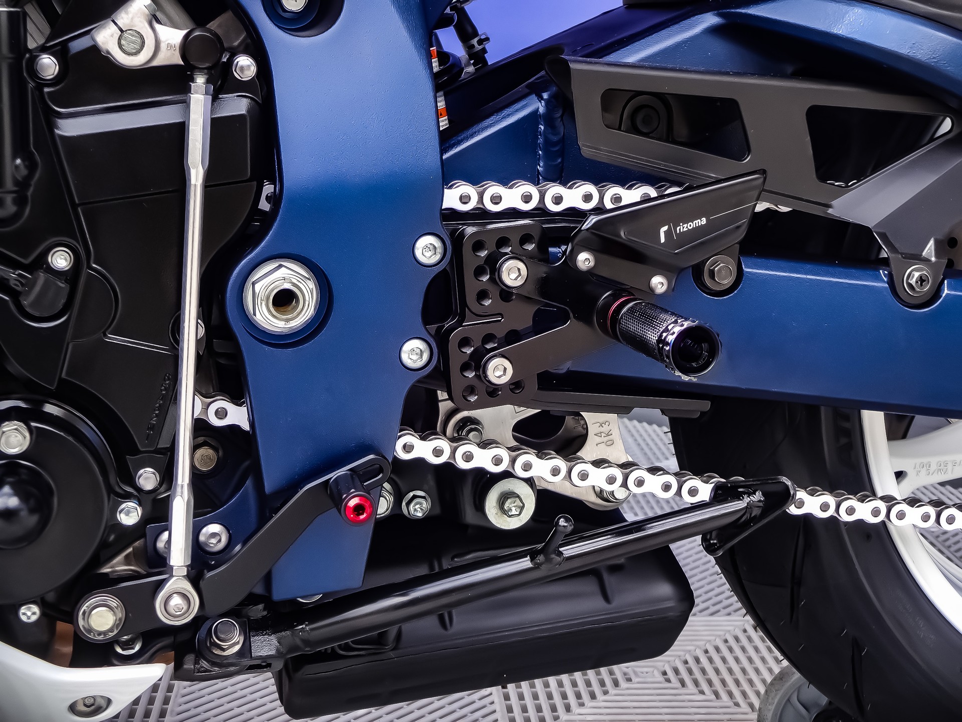 SUZUKI GSX-R 600 L3-image-9
