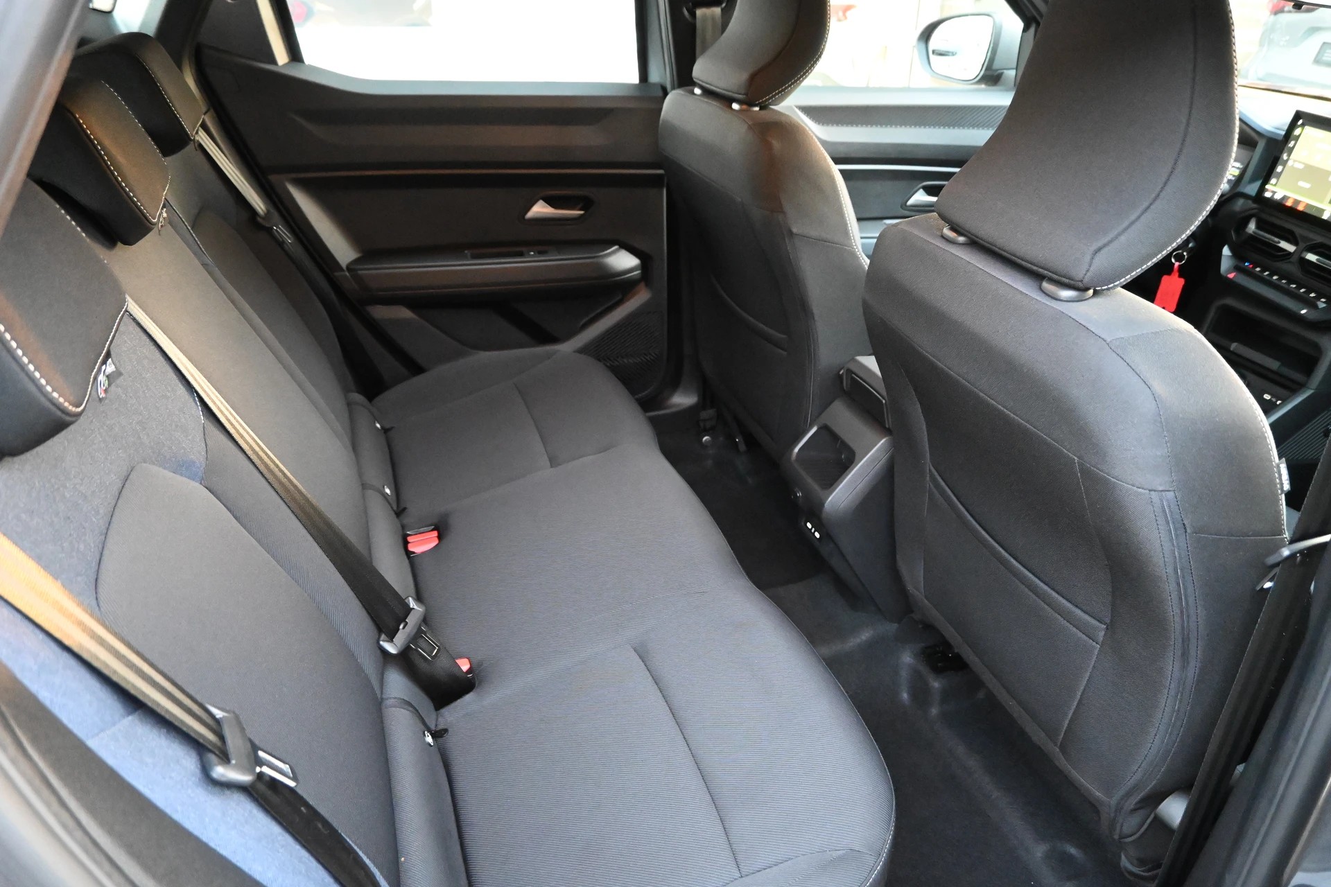 DACIA Duster 1.6 HEV 140PS Expression Automat-image-12