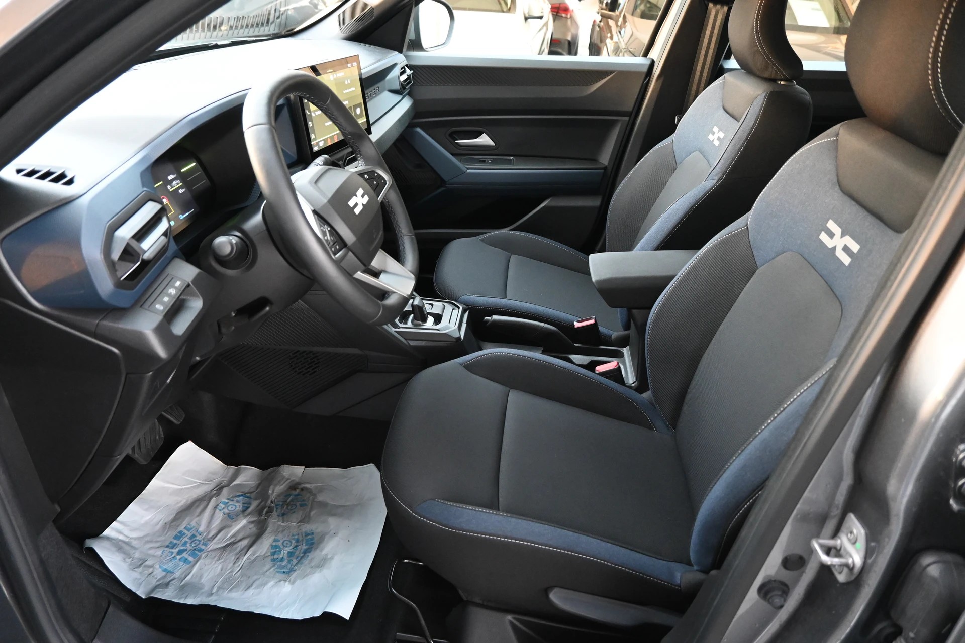 DACIA Duster 1.6 HEV 140PS Expression Automat-image-9