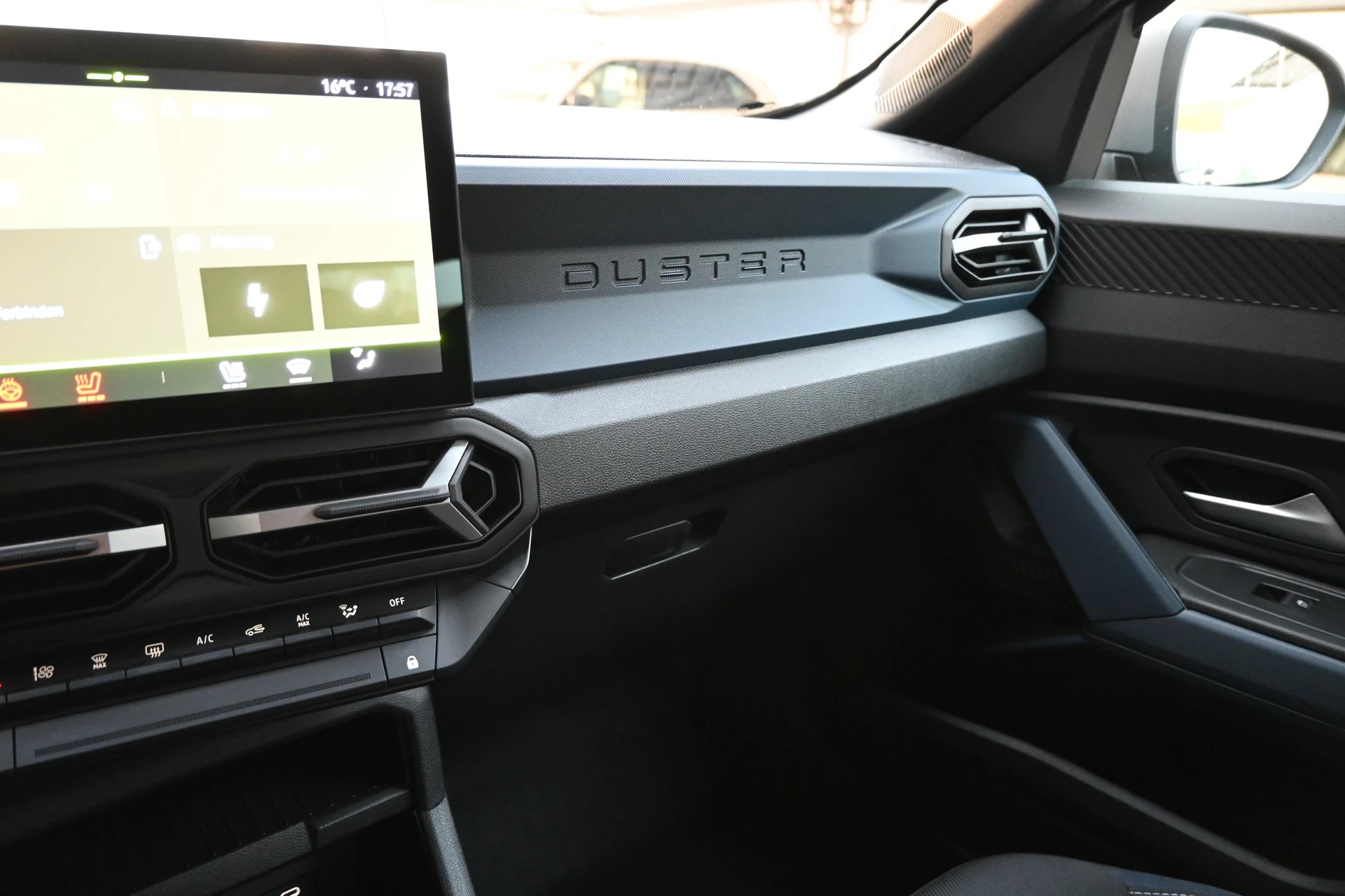 DACIA Duster 1.6 HEV 140PS Expression Automat-image-18